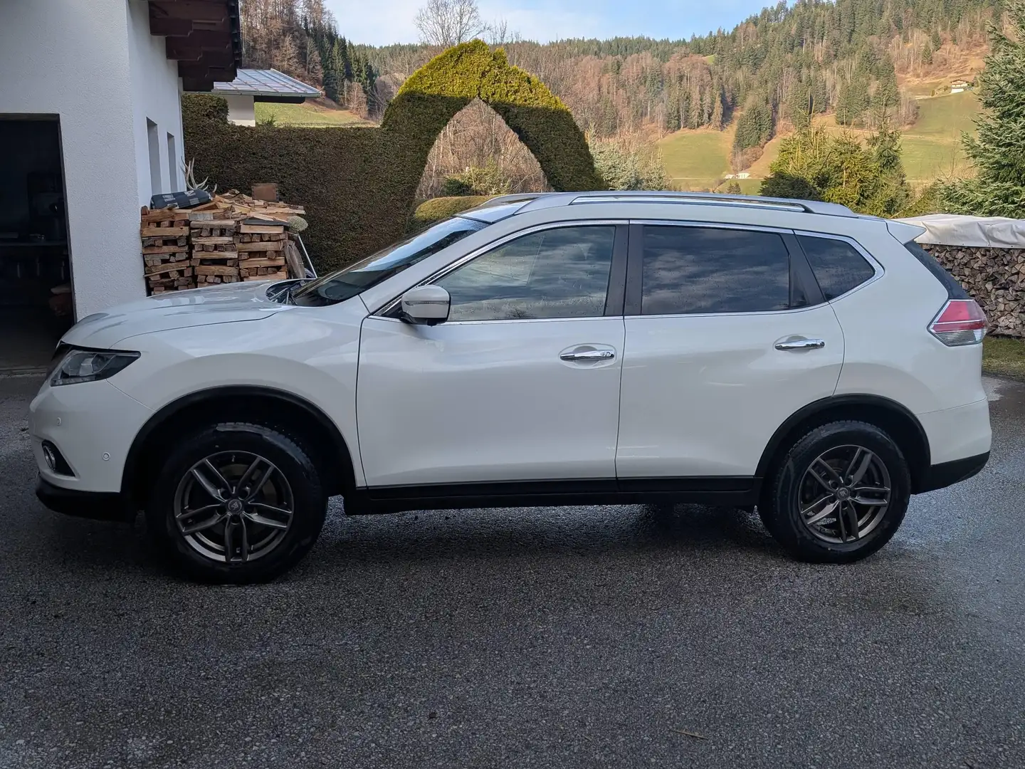 Nissan X-Trail X-TRAIL 1,6dCi 360° Aut. 360° Weiß - 2