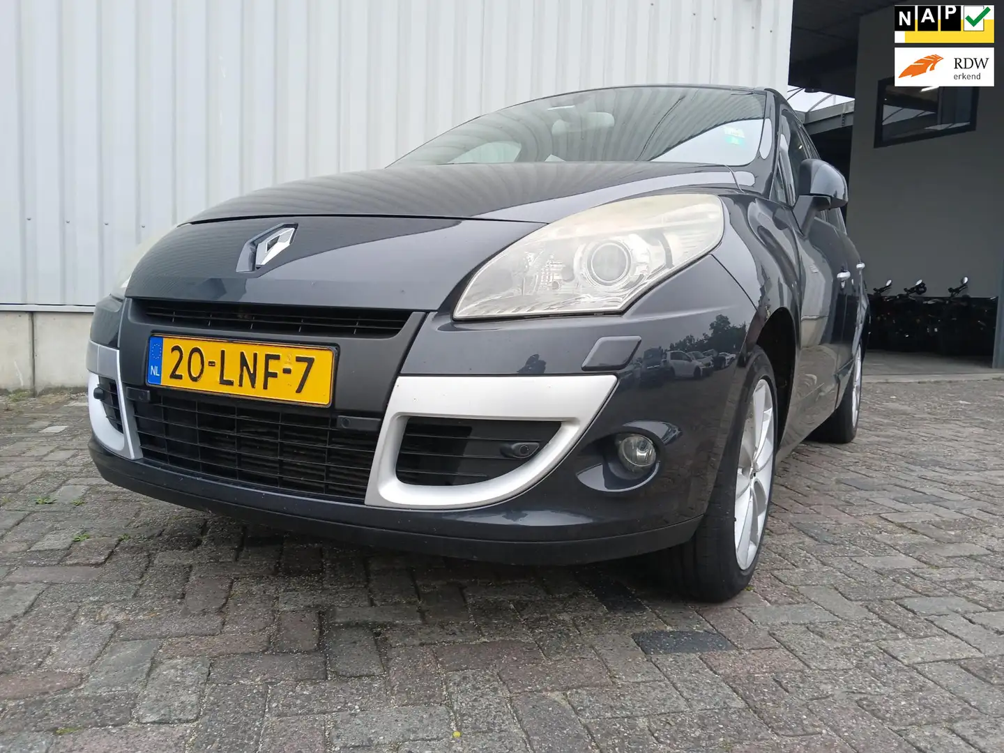 Renault Scenic 1.4 TCE Privilege - Leder - Clima - Cruise - Start Grijs - 1