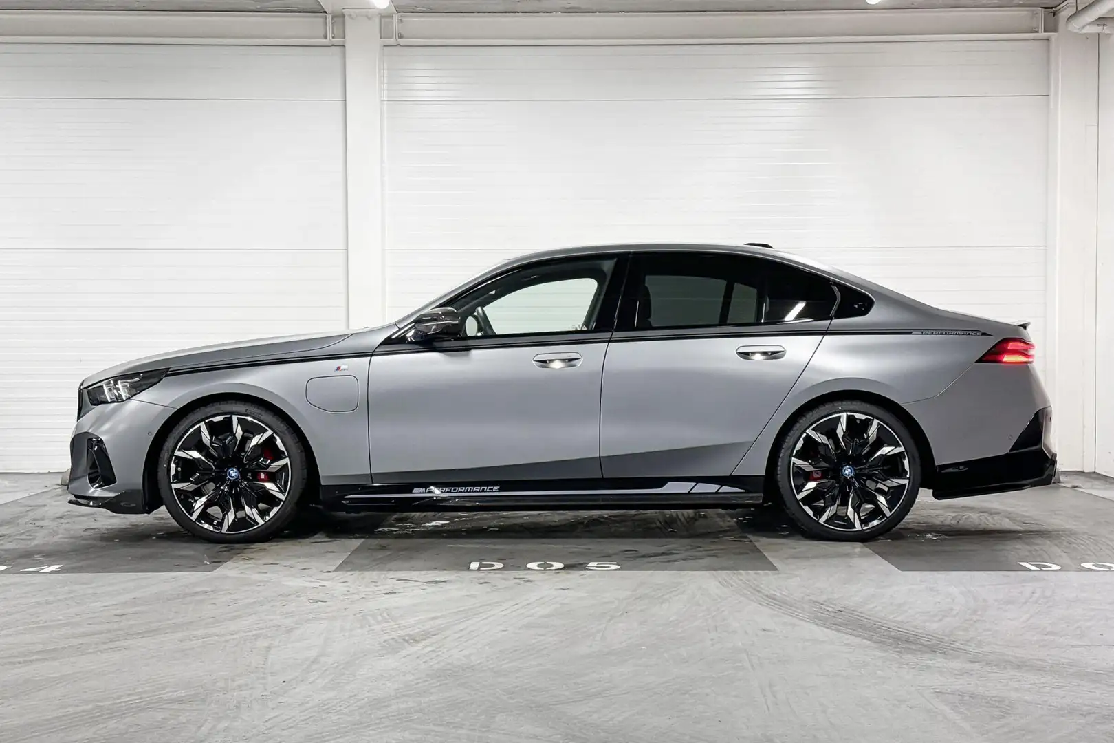 BMW 530 5 Serie Sedan 530e Gris - 2