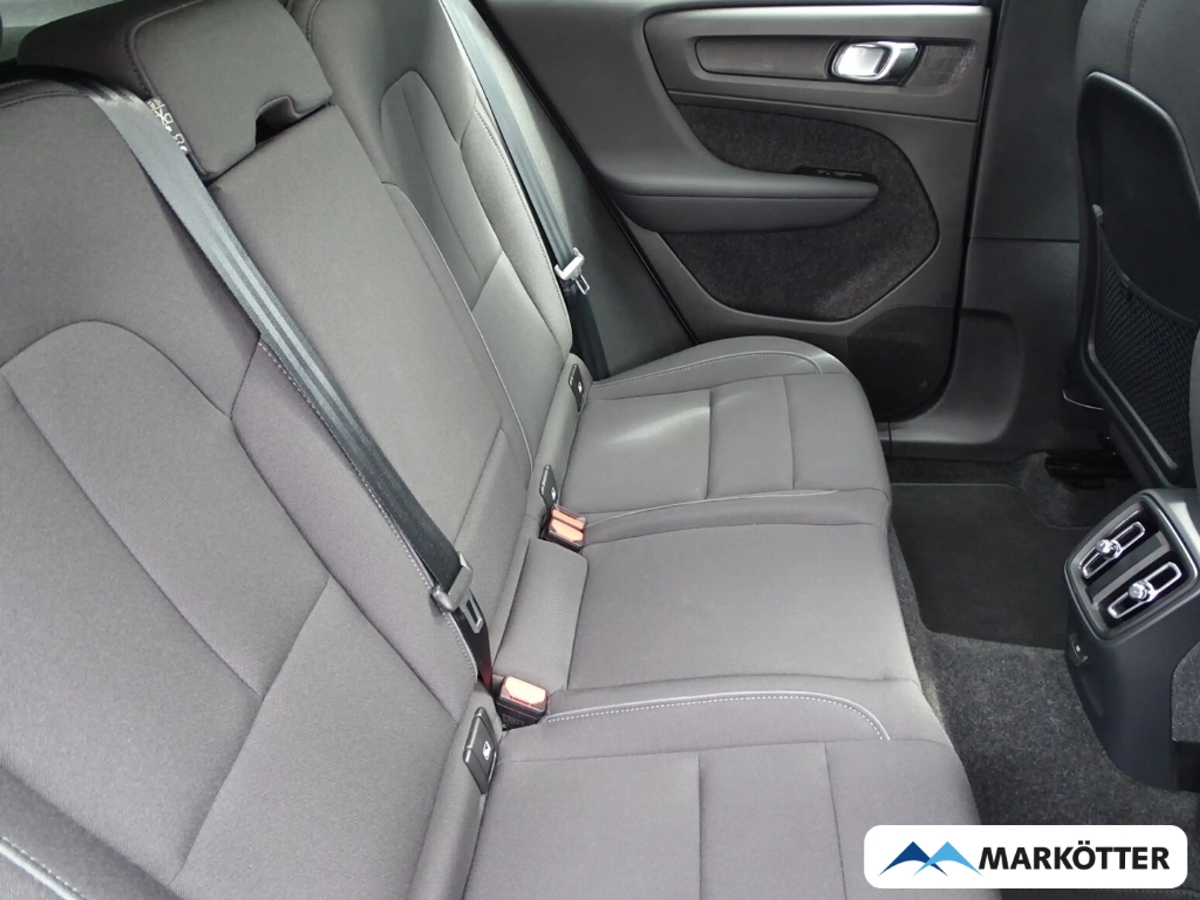 Volvo C40 Plus Recharge 2WD CAM/LHZ/ACC/SHZ/FHSZ/NAVI/ — photo 13