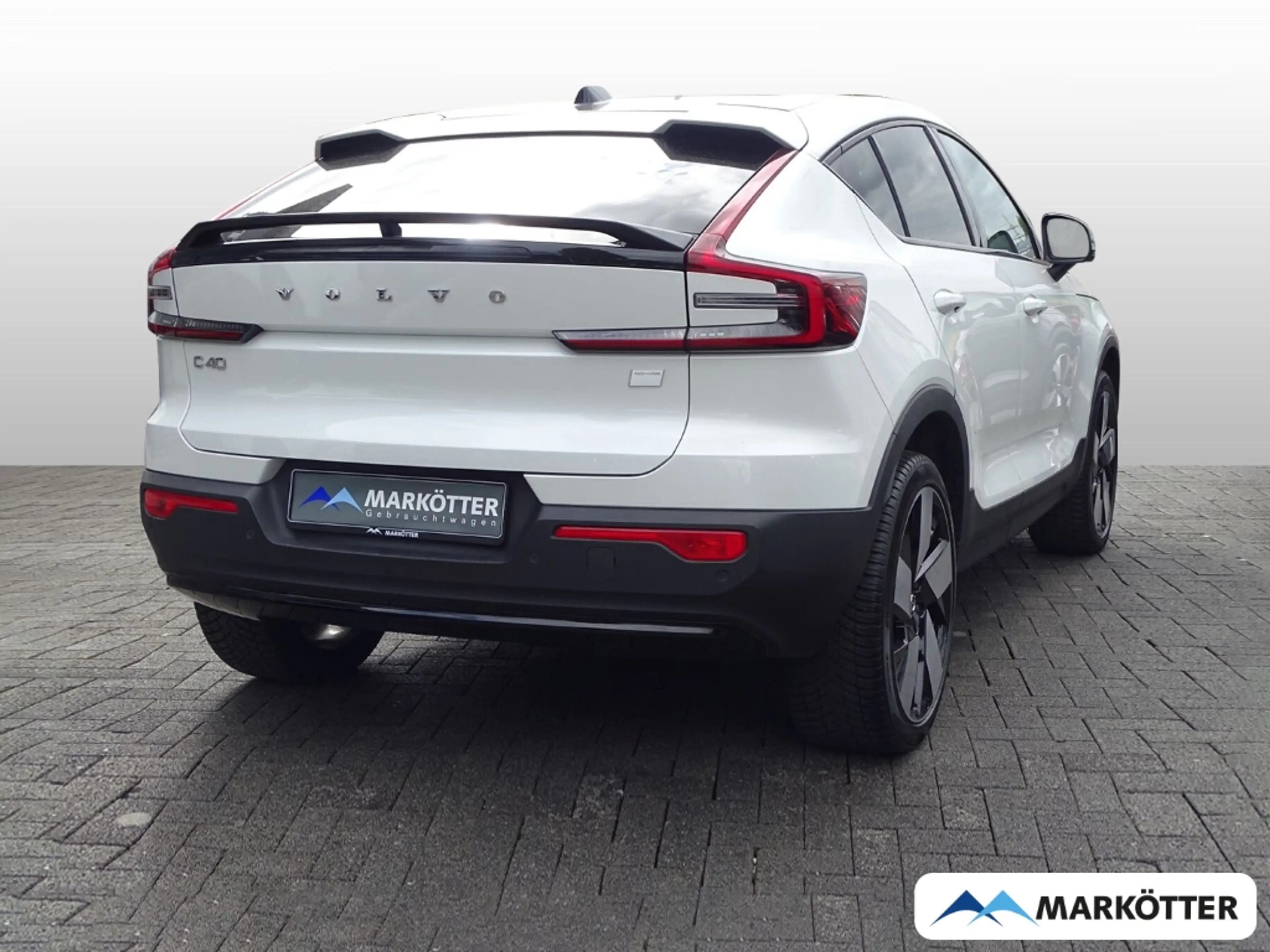 Volvo C40 Plus Recharge 2WD CAM/LHZ/ACC/SHZ/FHSZ/NAVI/ — photo 3
