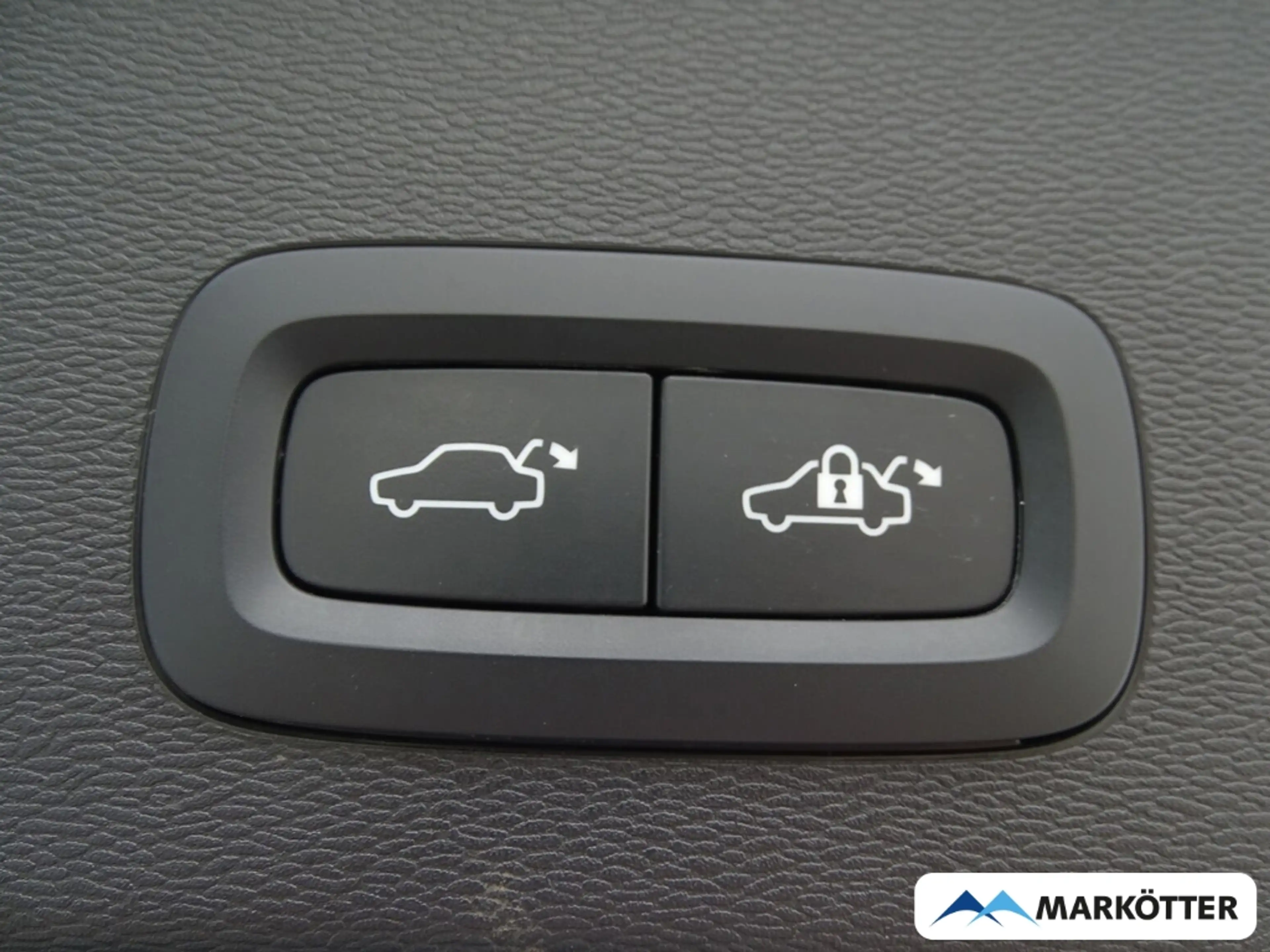 Volvo C40 Plus Recharge 2WD CAM/LHZ/ACC/SHZ/FHSZ/NAVI/ — photo 12