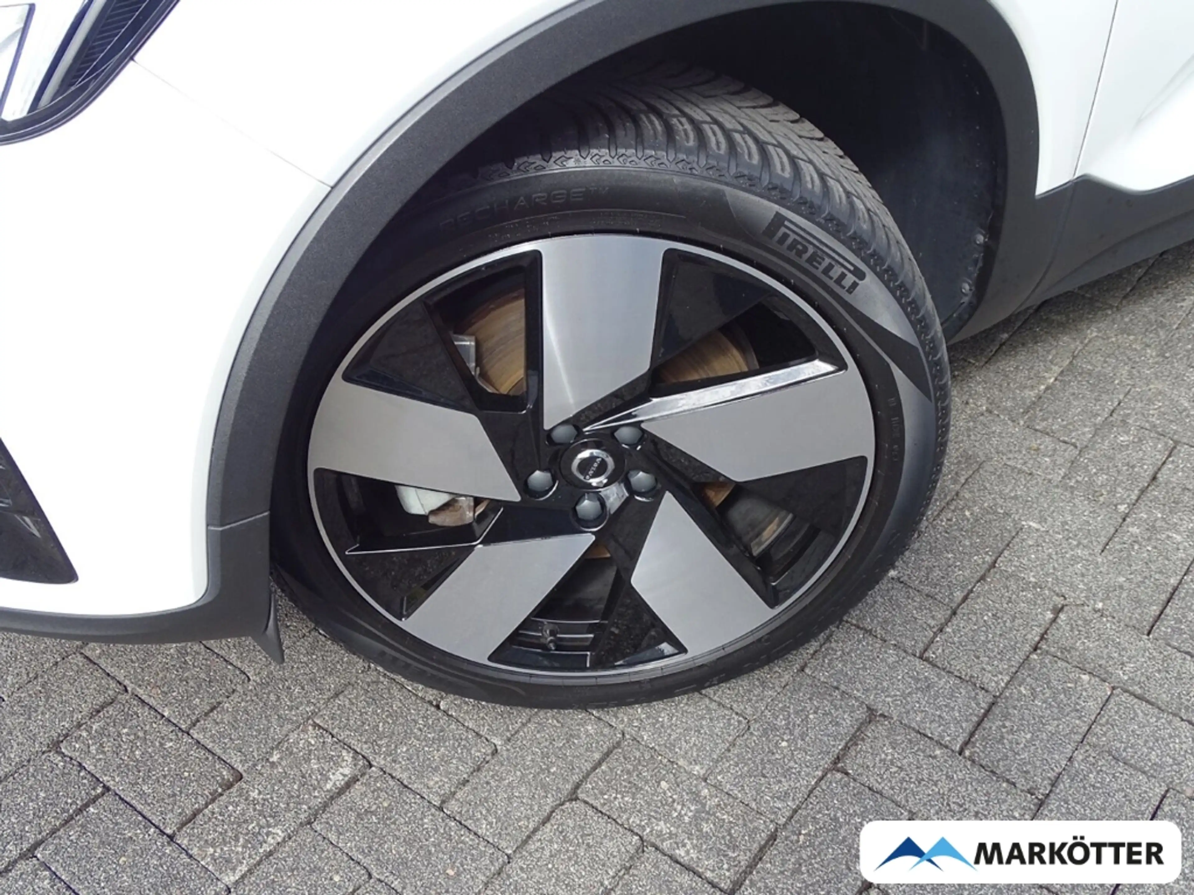 Volvo C40 Plus Recharge 2WD CAM/LHZ/ACC/SHZ/FHSZ/NAVI/ — photo 2
