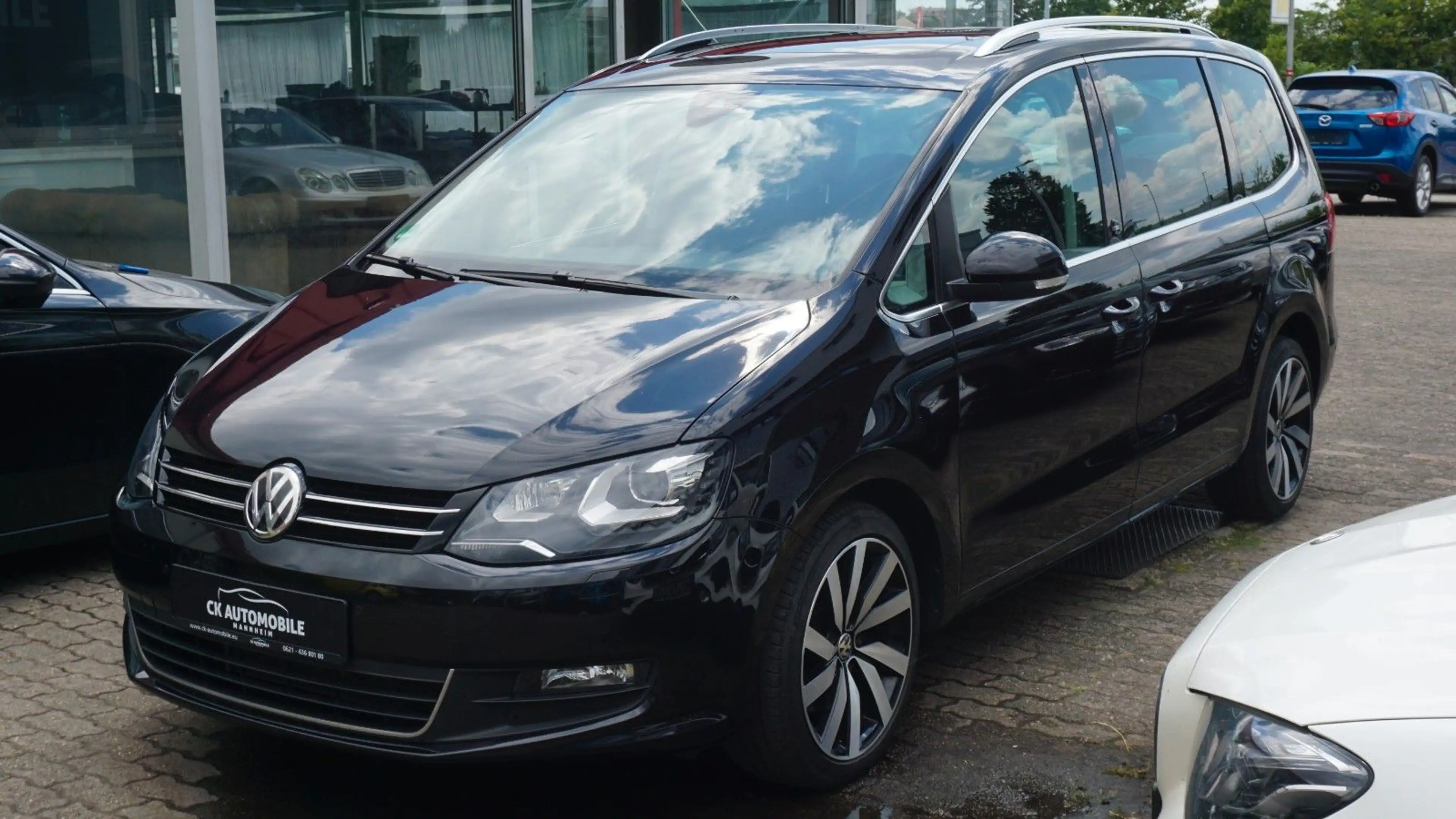 Volkswagen Sharan Sound 4Motion*BI-XENON*KAM*PANO*ACC*TOTW! — photo 2