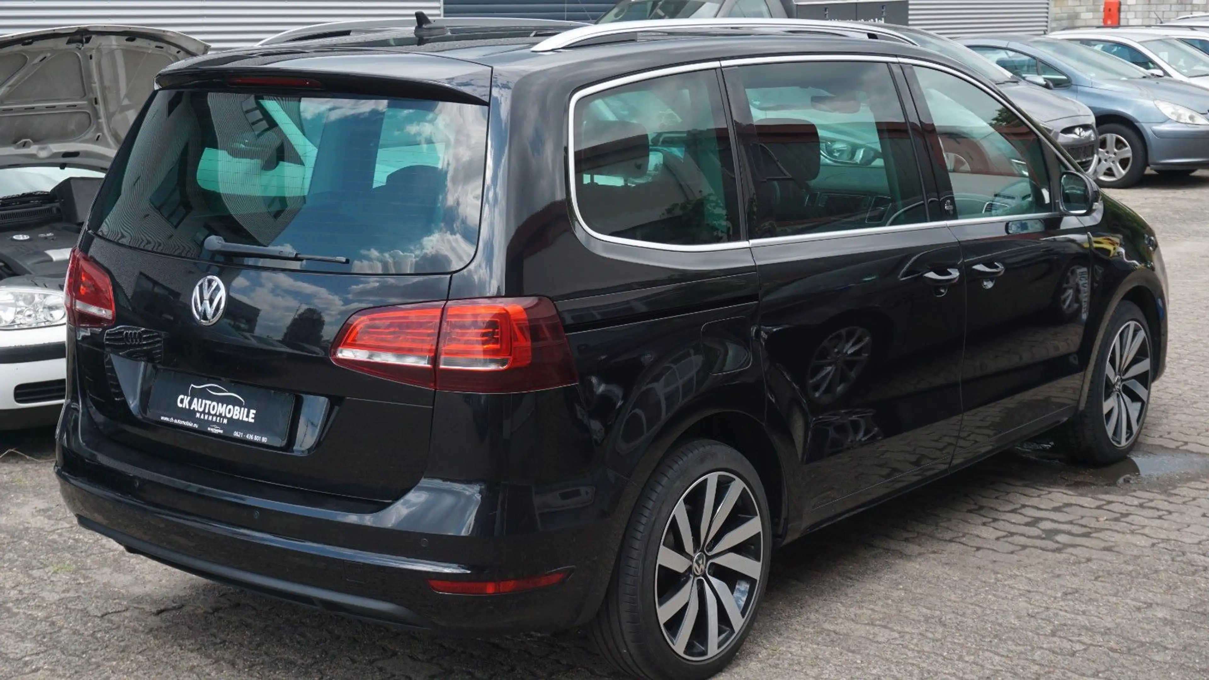 Volkswagen Sharan Sound 4Motion*BI-XENON*KAM*PANO*ACC*TOTW! — photo 6