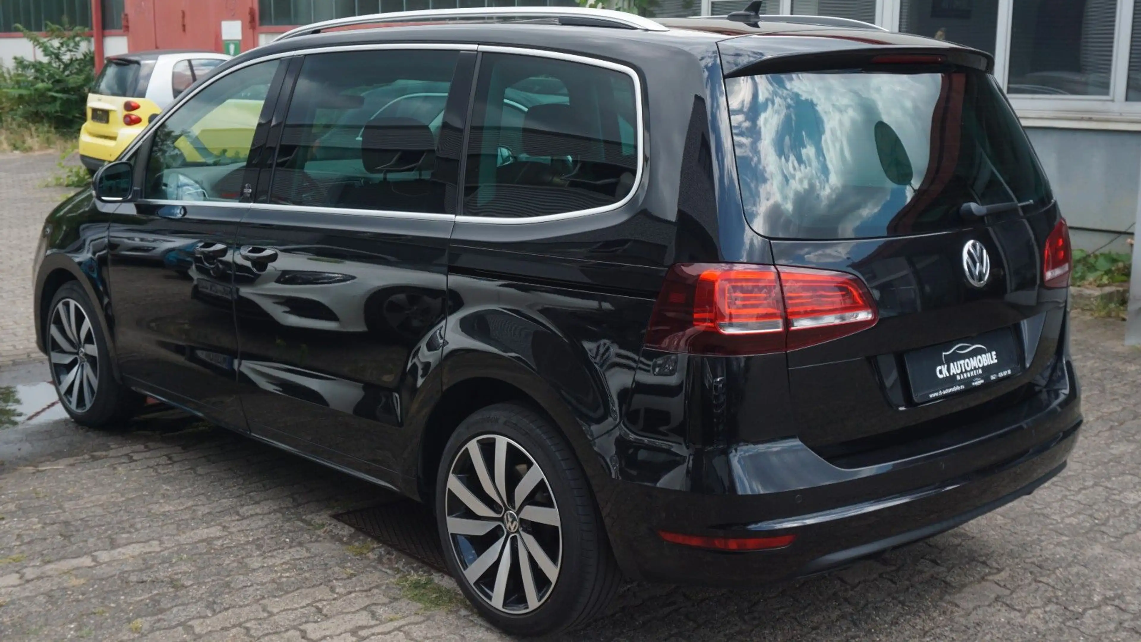 Volkswagen Sharan Sound 4Motion*BI-XENON*KAM*PANO*ACC*TOTW! — photo 5