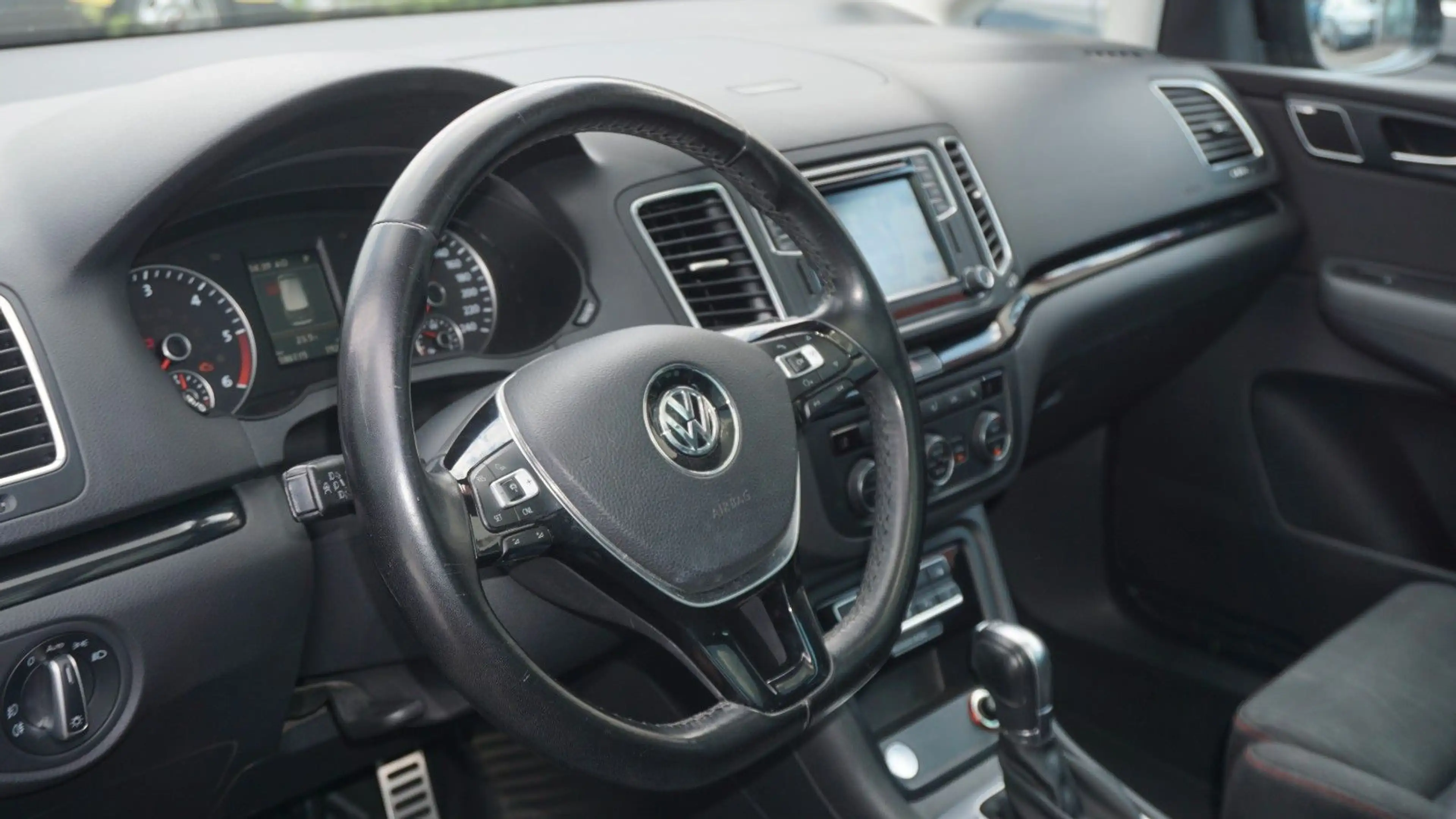 Volkswagen Sharan Sound 4Motion*BI-XENON*KAM*PANO*ACC*TOTW! — photo 8