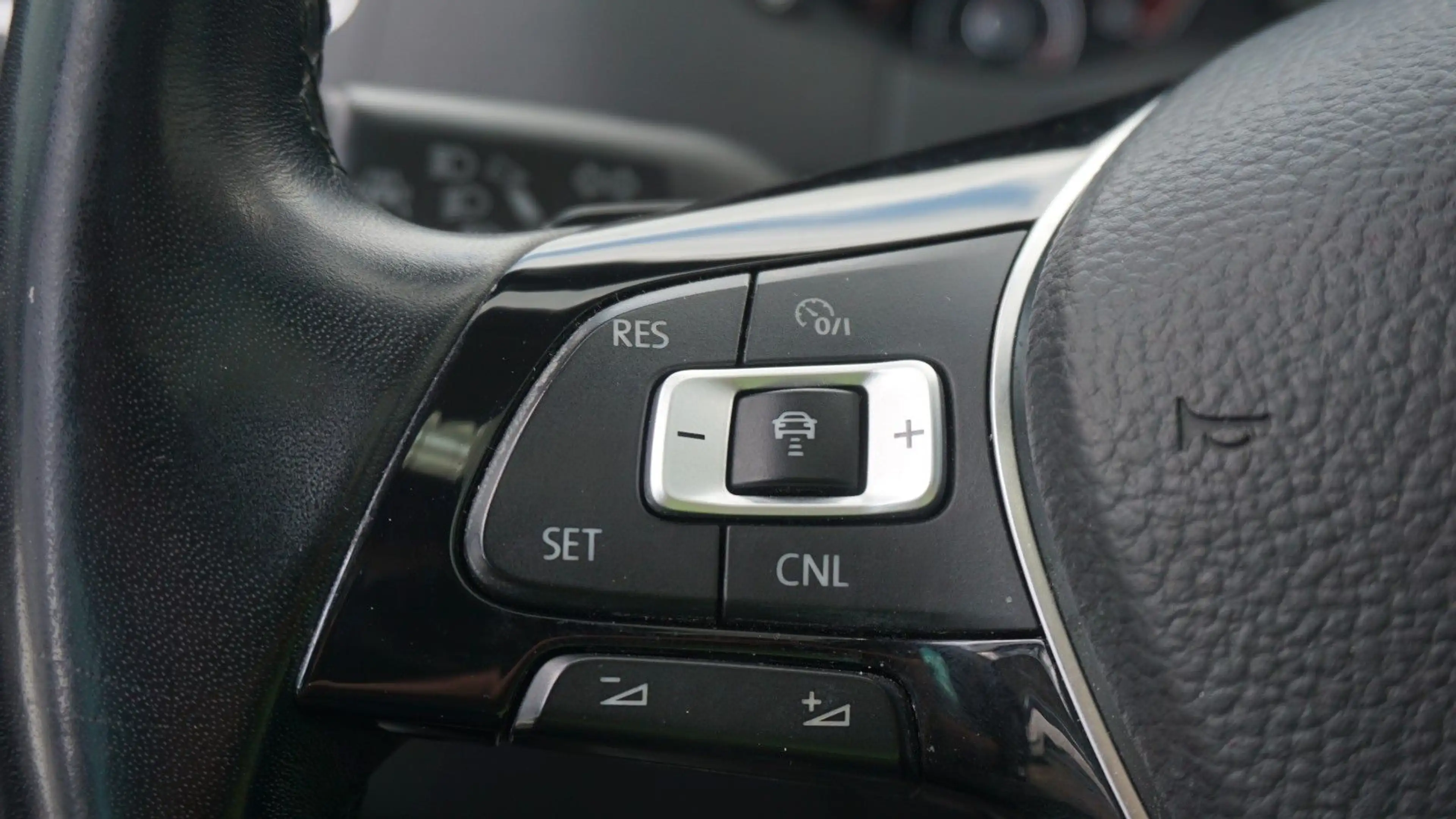 Volkswagen Sharan Sound 4Motion*BI-XENON*KAM*PANO*ACC*TOTW! — photo 14