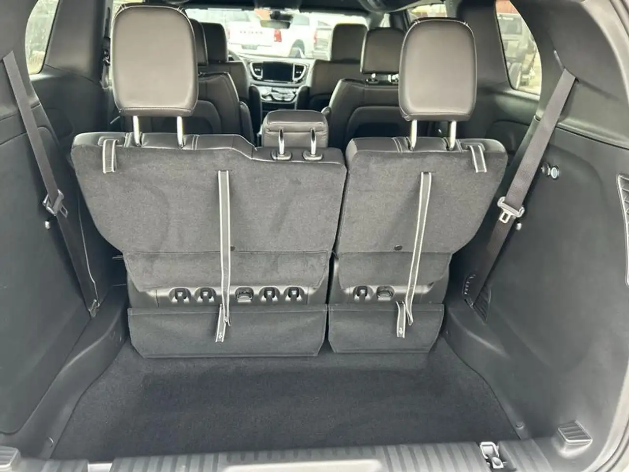 Chrysler Grand Caravan снимка Chrysler Grand Caravan