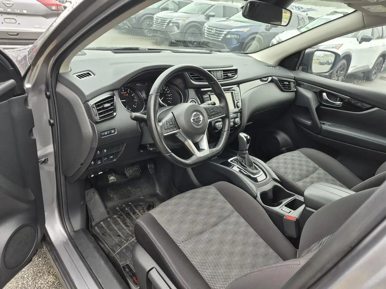 Nissan Qashqai снимка Nissan Qashqai