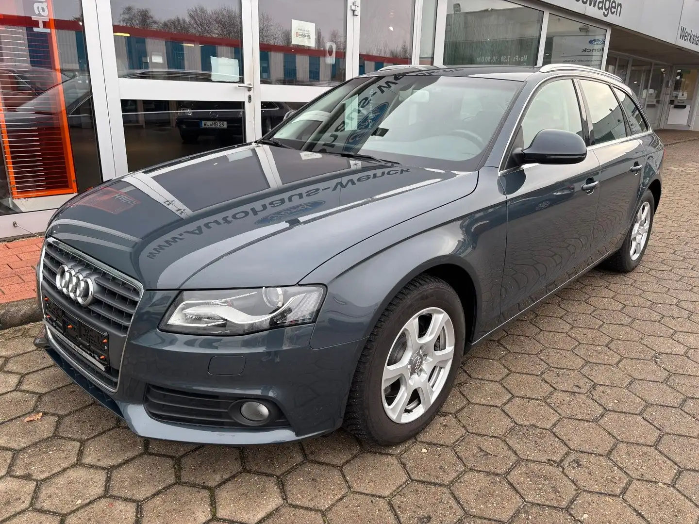 Audi A4 1,8 *3.HAND*KLIMA*AUTOMATIK*LEDER*AHK* Gris - 2