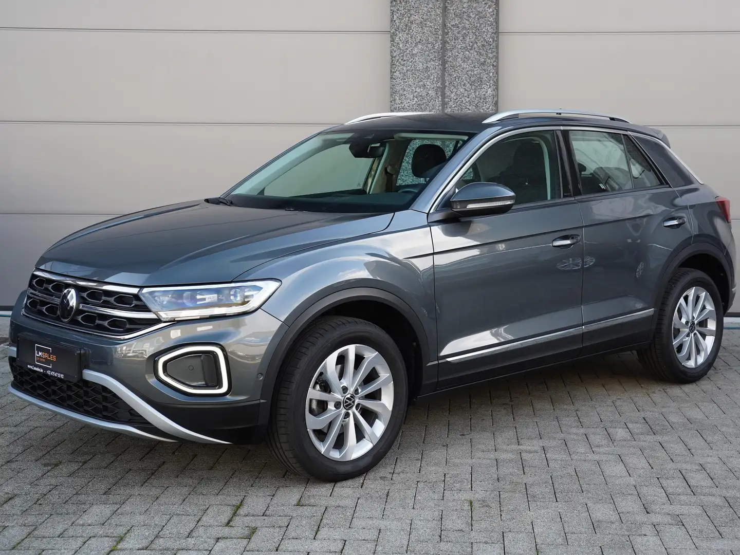 Volkswagen T-Roc 1.5 DSG Style *IQ LIGHT/VERW ZET&STUUR/EL KOFFER* Gris - 2