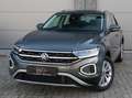 Volkswagen T-Roc 1.5 DSG Style *IQ LIGHT/VERW ZET&STUUR/EL KOFFER* Gris - thumbnail 1