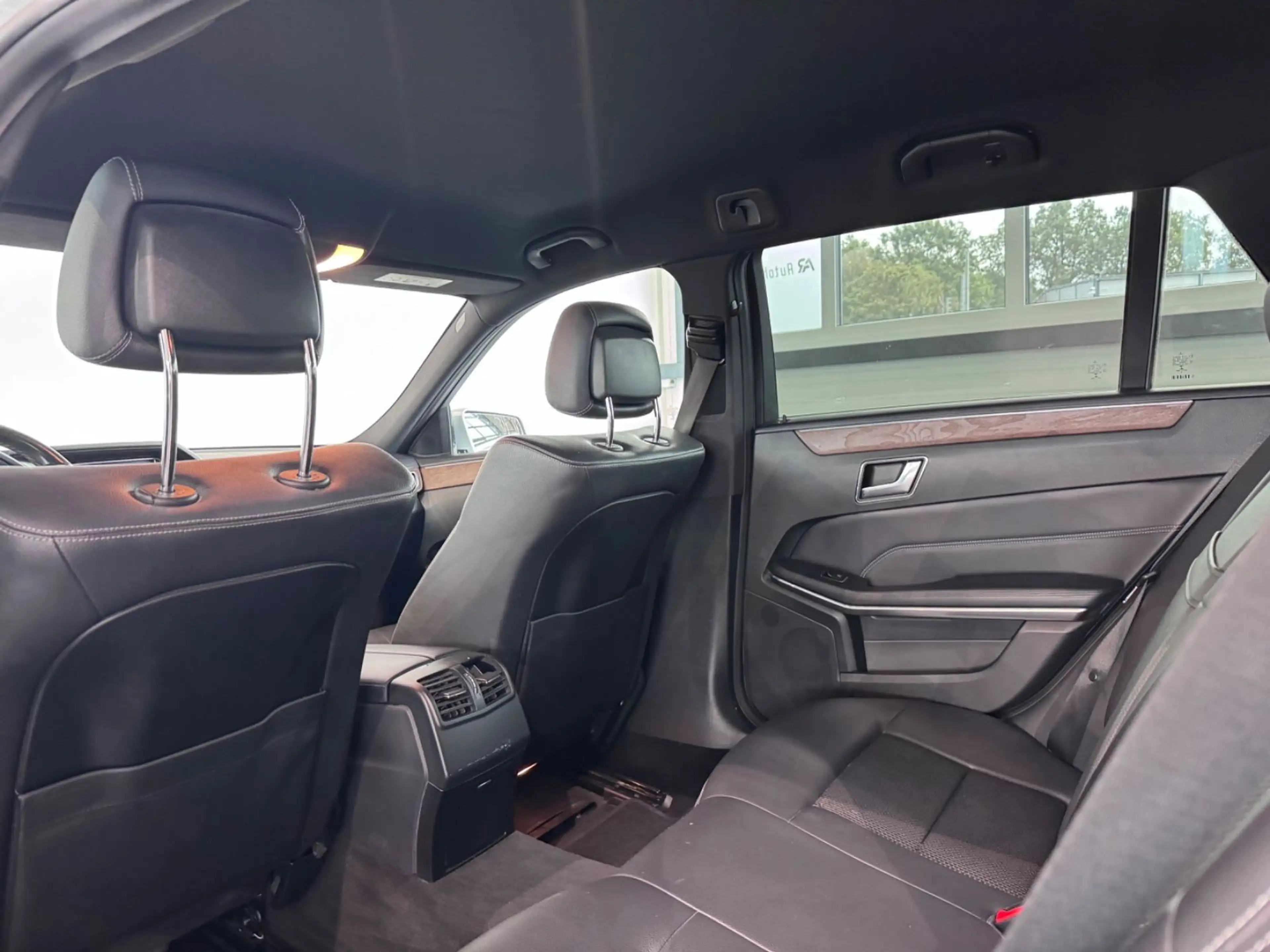 Mercedes-Benz E 220 T-Modell BlueTec*AVANTGARDE*MULTIBEAM*LED* — photo 15