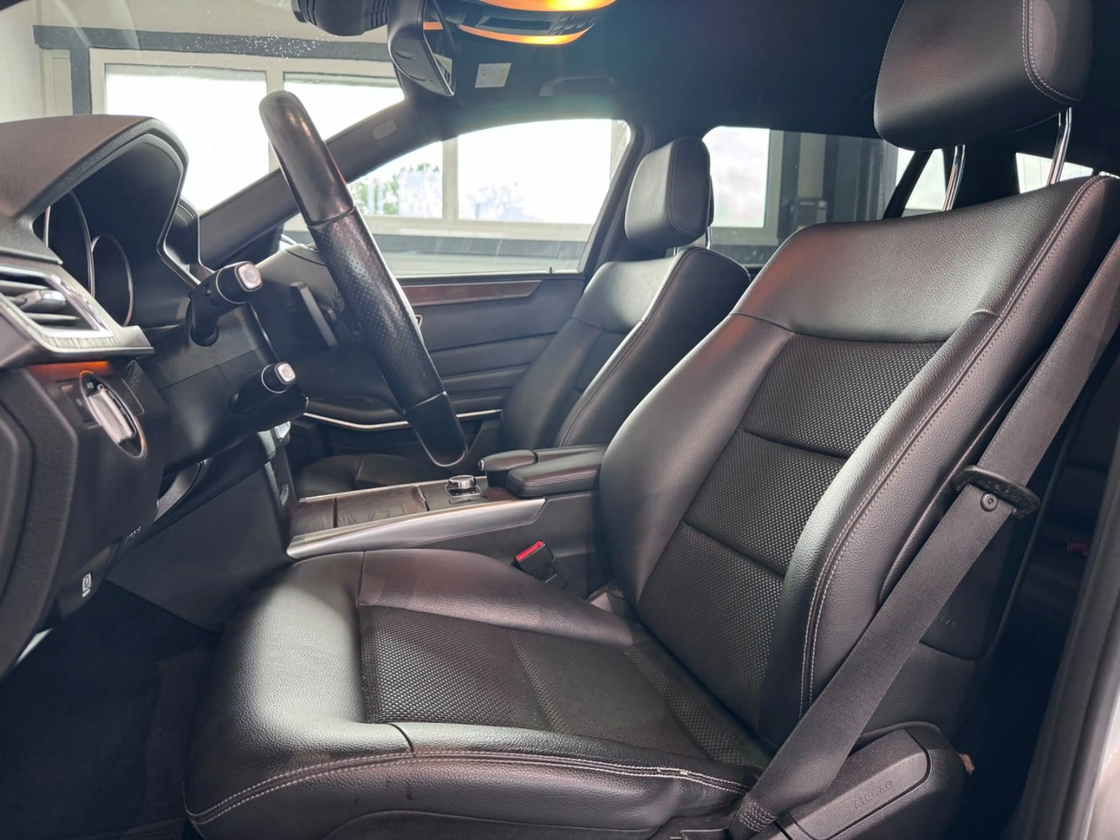 Mercedes-Benz E 220 T-Modell BlueTec*AVANTGARDE*MULTIBEAM*LED* — photo 12
