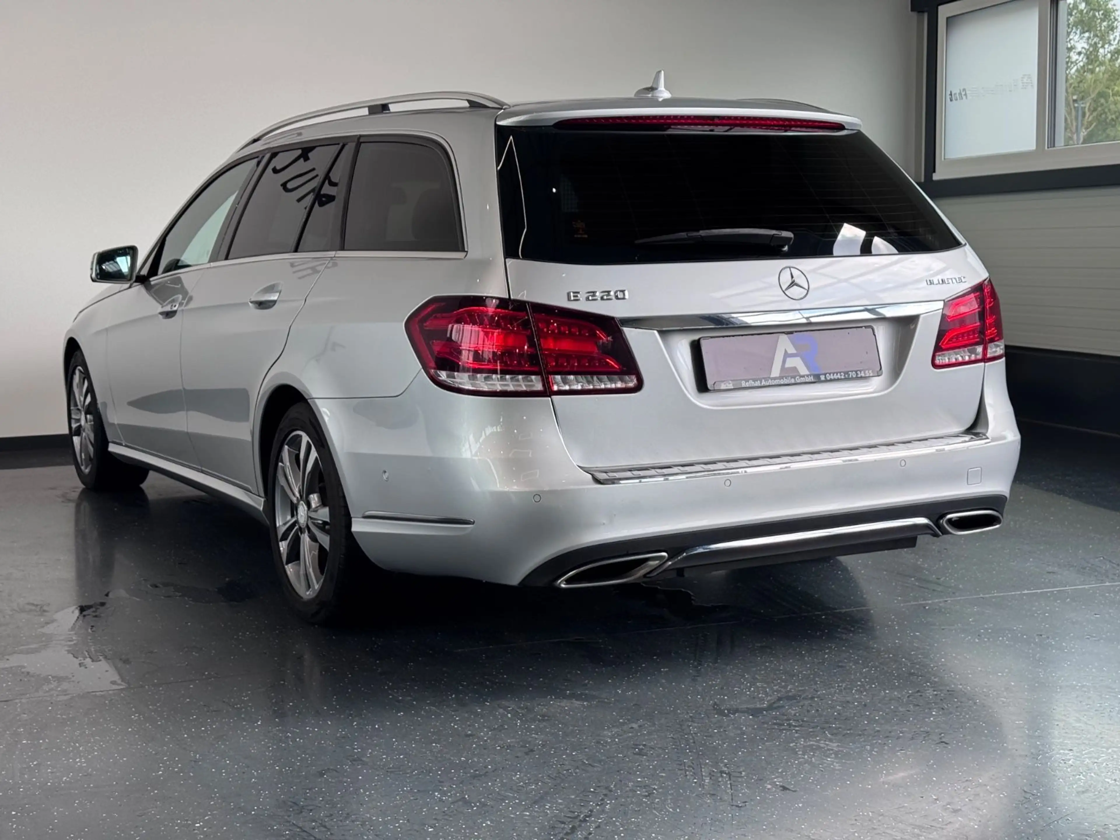 Mercedes-Benz E 220 T-Modell BlueTec*AVANTGARDE*MULTIBEAM*LED* — photo 10