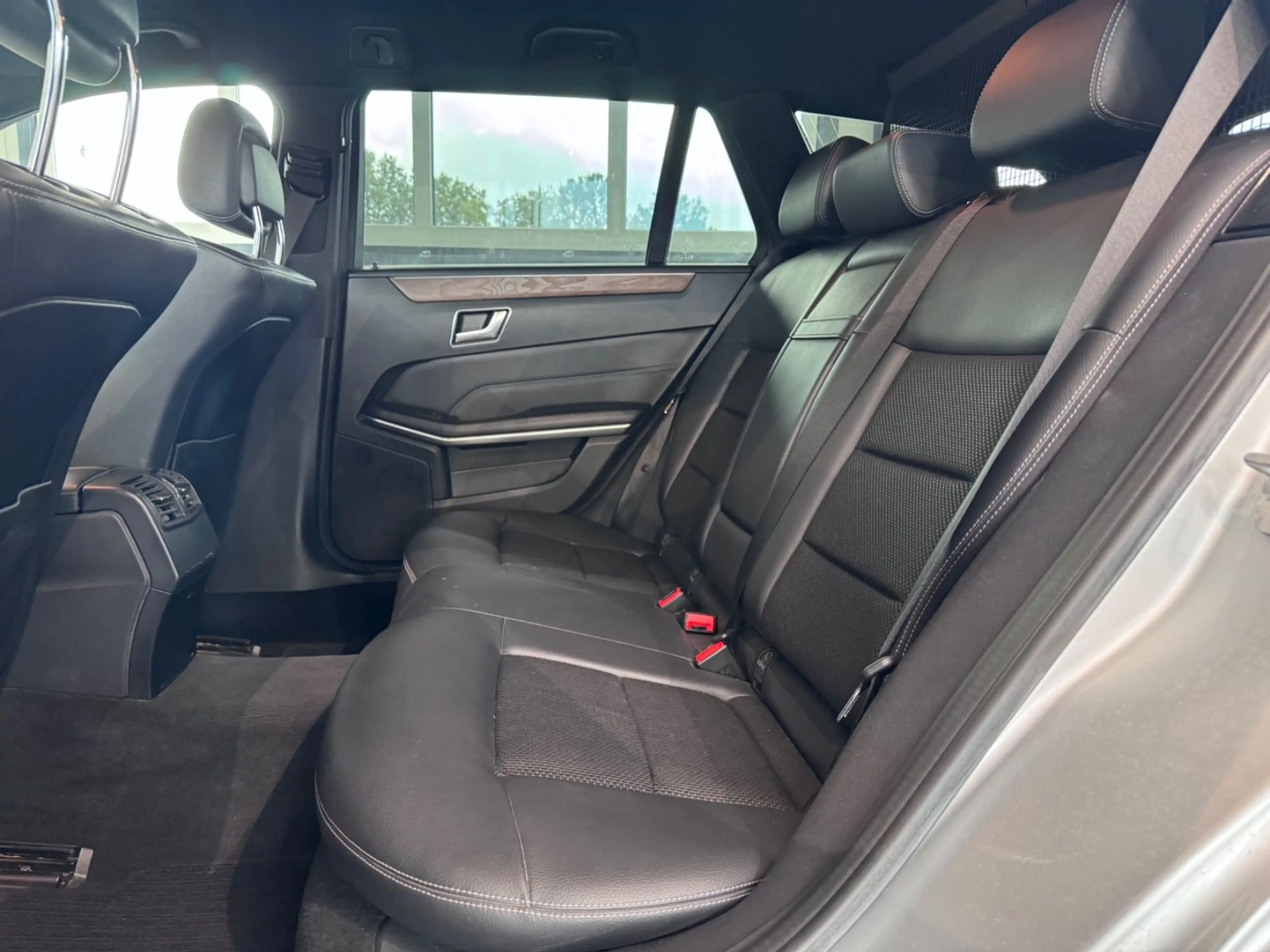 Mercedes-Benz E 220 T-Modell BlueTec*AVANTGARDE*MULTIBEAM*LED* — photo 14