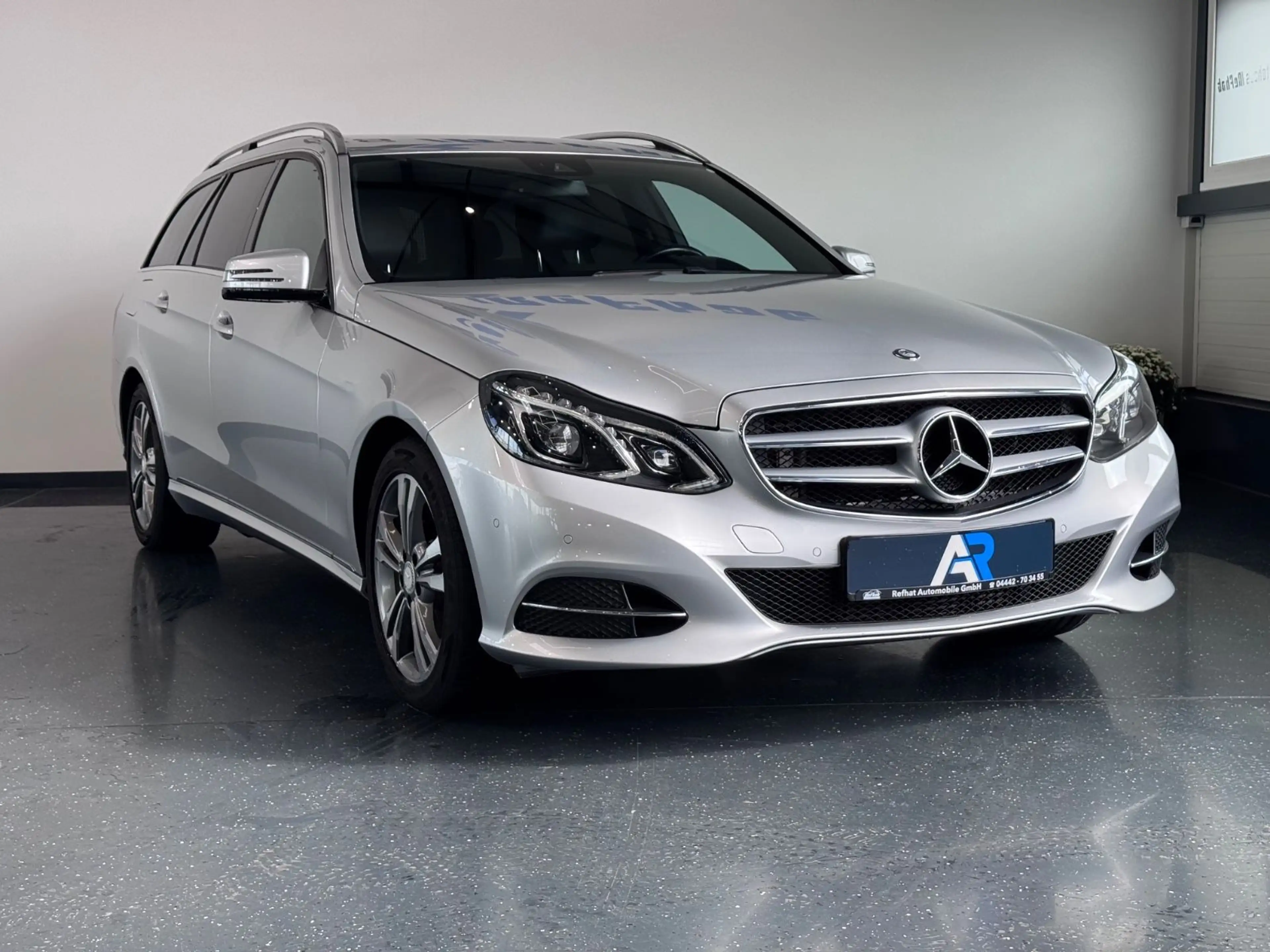 Mercedes-Benz E 220 T-Modell BlueTec*AVANTGARDE*MULTIBEAM*LED* — photo 6
