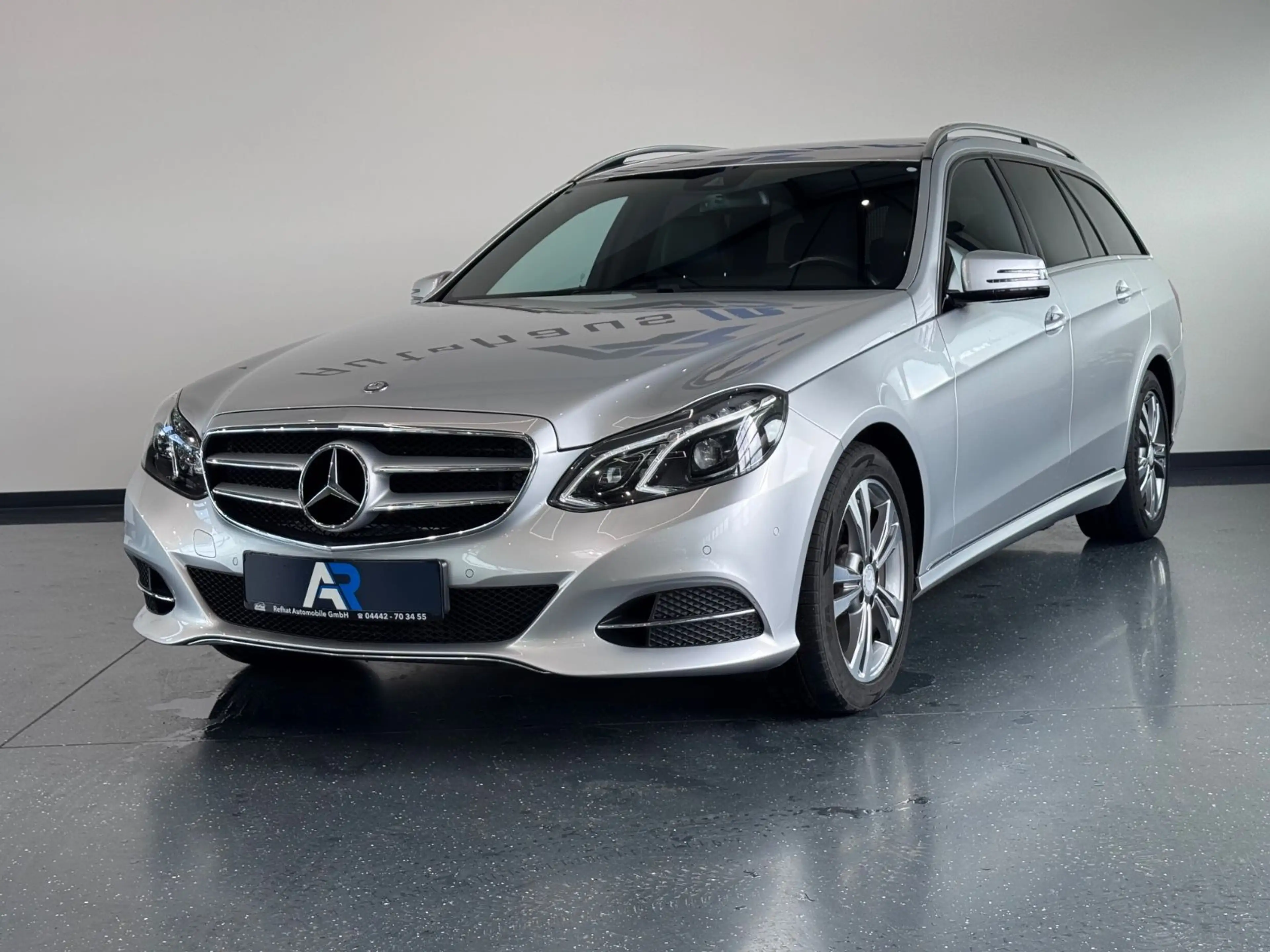 Mercedes-Benz E 220 T-Modell BlueTec*AVANTGARDE*MULTIBEAM*LED* — photo 2