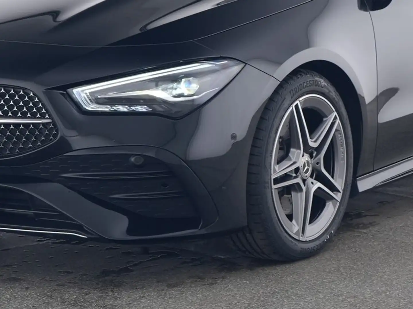 Mercedes-Benz CLA 200 d Shooting Brake AMG Line Advanced Plus Schwarz - 2