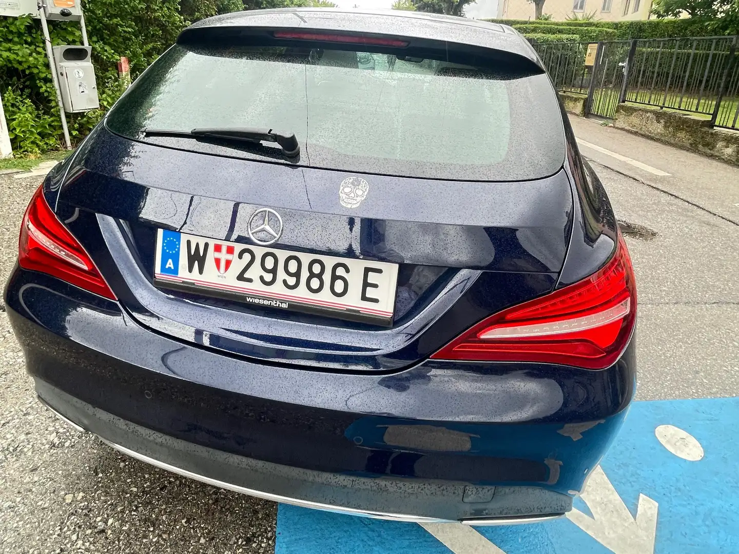 Mercedes-Benz CLA 200 CLA 200 d Shooting Brake Blau - 2