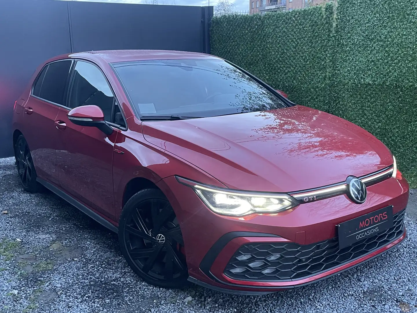 Volkswagen Golf Golf 8 GTI FAIBLE KM FULL OPTION Rouge - 2