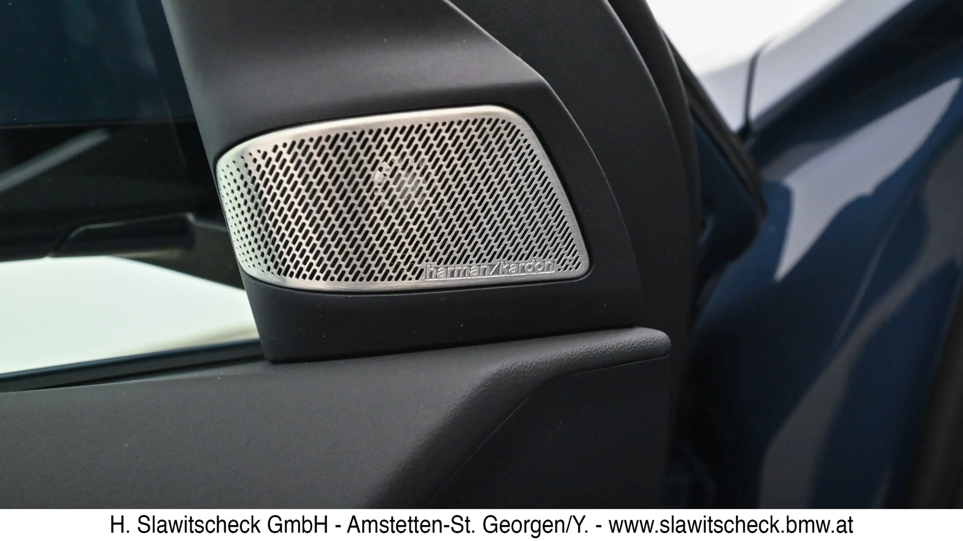 BMW iX3 xDrive50 NA5 — photo 11