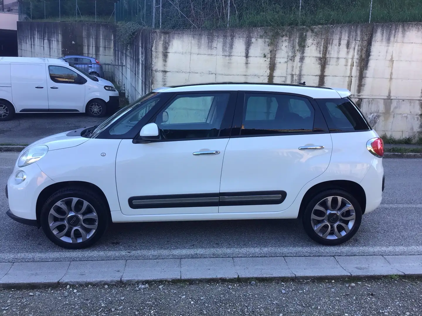 Fiat 500L 0.9 t.air t. natural power Lounge 80cv Wit - 1