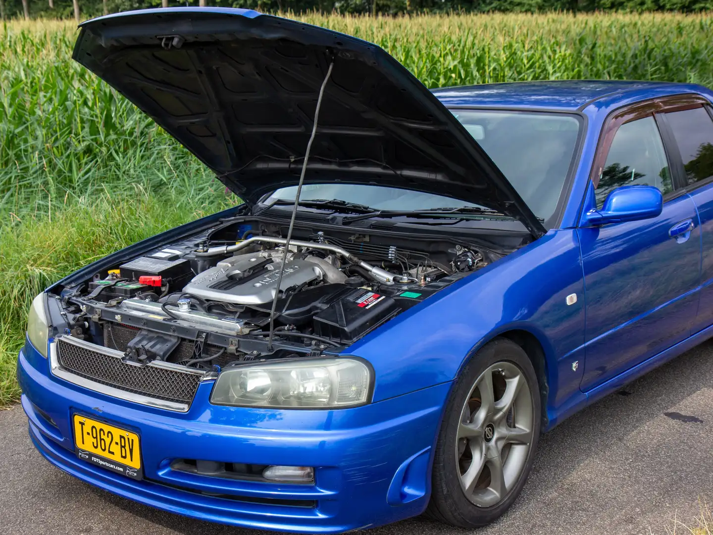 Nissan Skyline GTT Sedan Manual Azul - 2