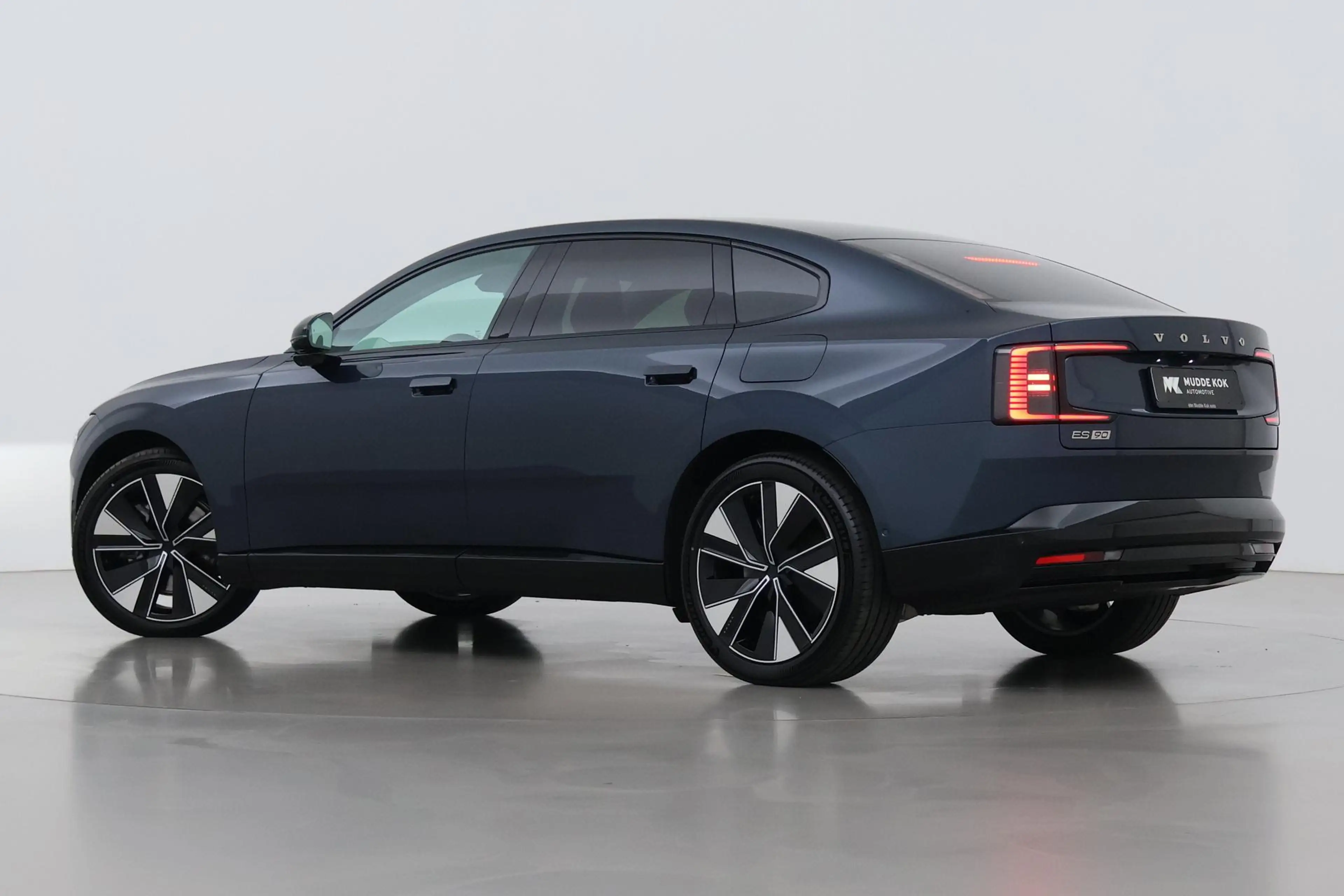 Volvo ES90 Single Motor Extended Range Plus 92 kWh | FACELIFT — photo 2