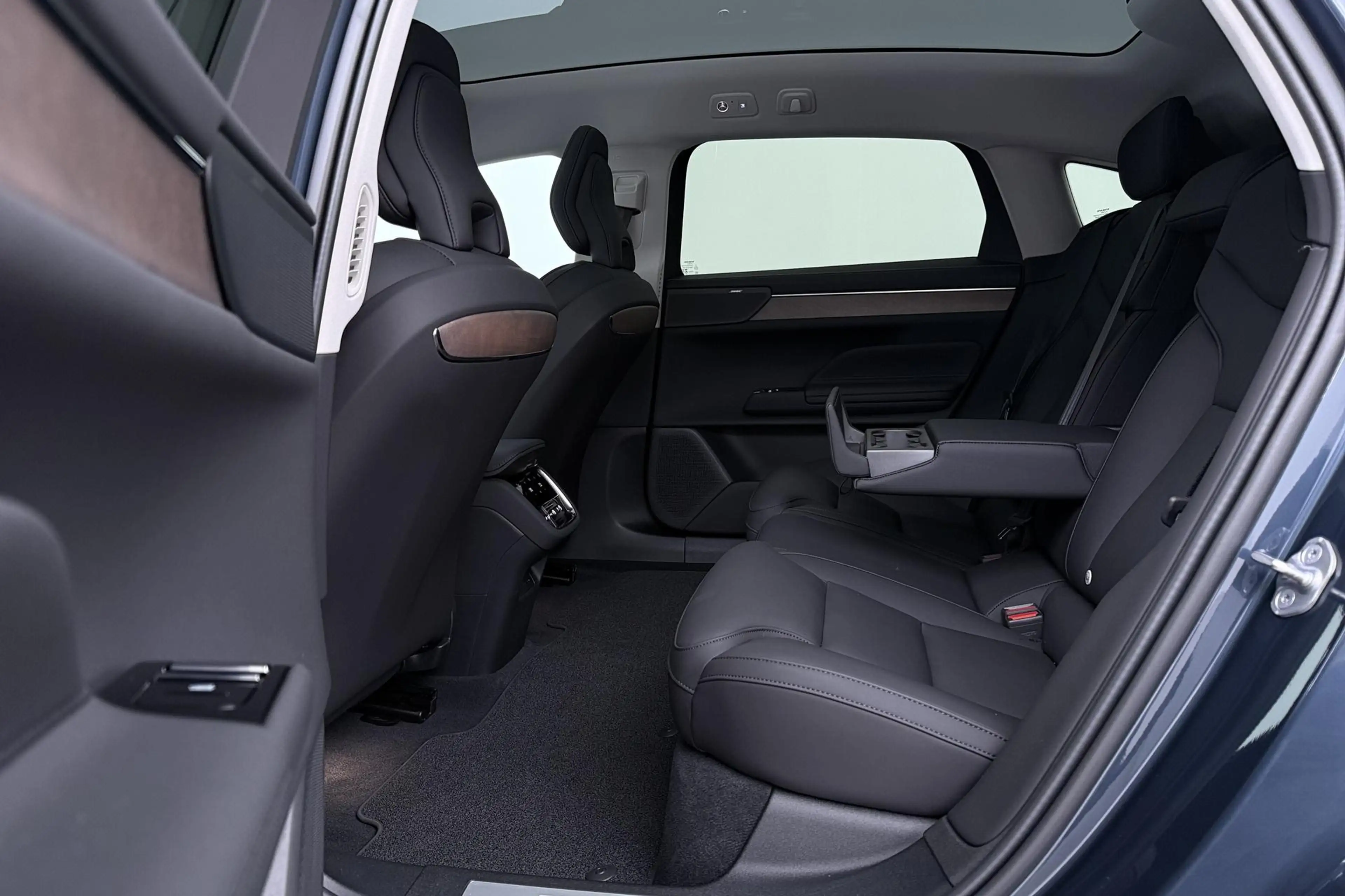 Volvo ES90 Single Motor Extended Range Plus 92 kWh | FACELIFT — photo 39