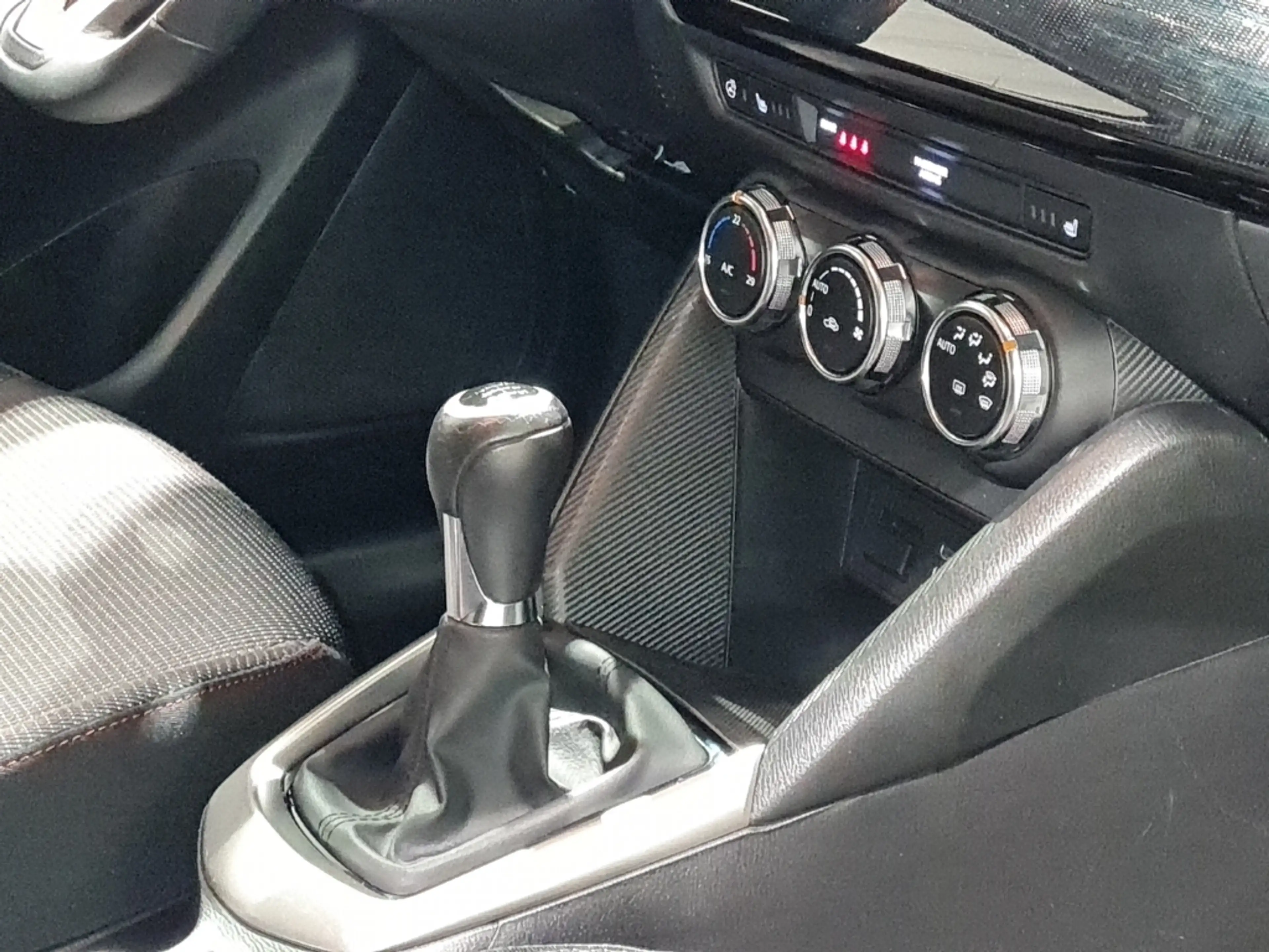 Mazda 2 e-SKYACTIV G 90 M HYBRID Homura*LED*KAMERA* — photo 7