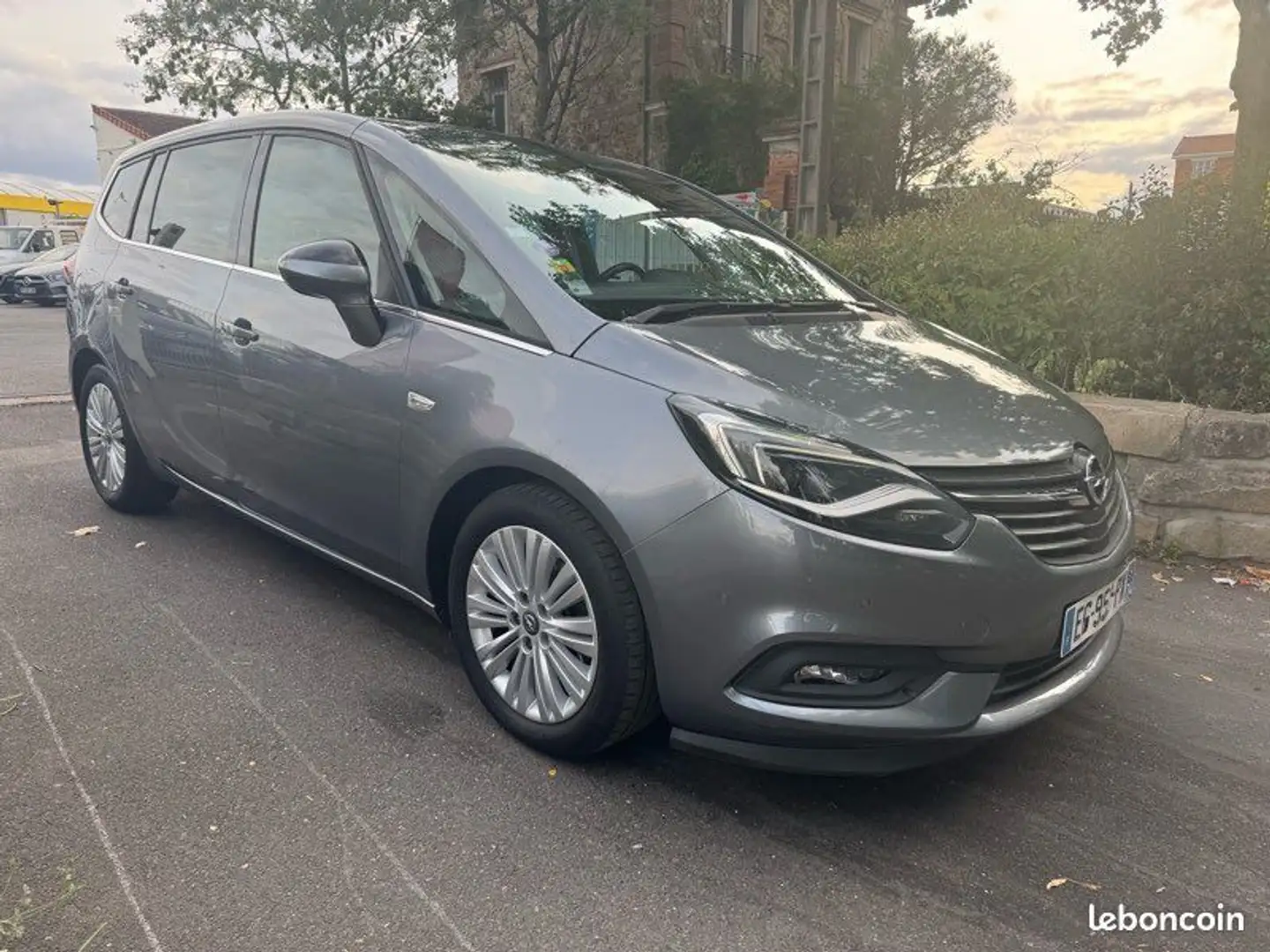Opel Zafira Tourer 1.4 turbo élite 140cv boite auto 7place gar Gris - 2