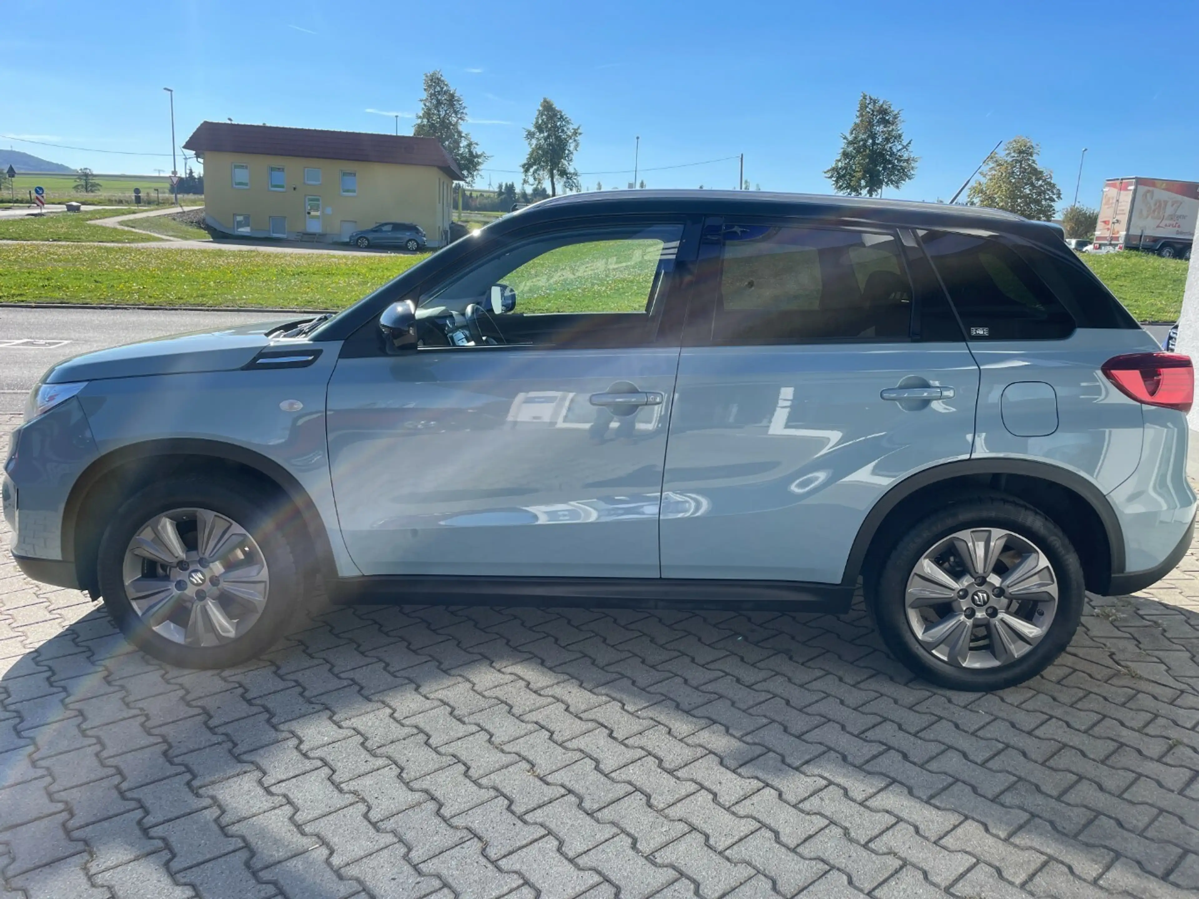 Suzuki Vitara 1.0 AWD*Comf.NAVI*AHZV*Standheizung — photo 7