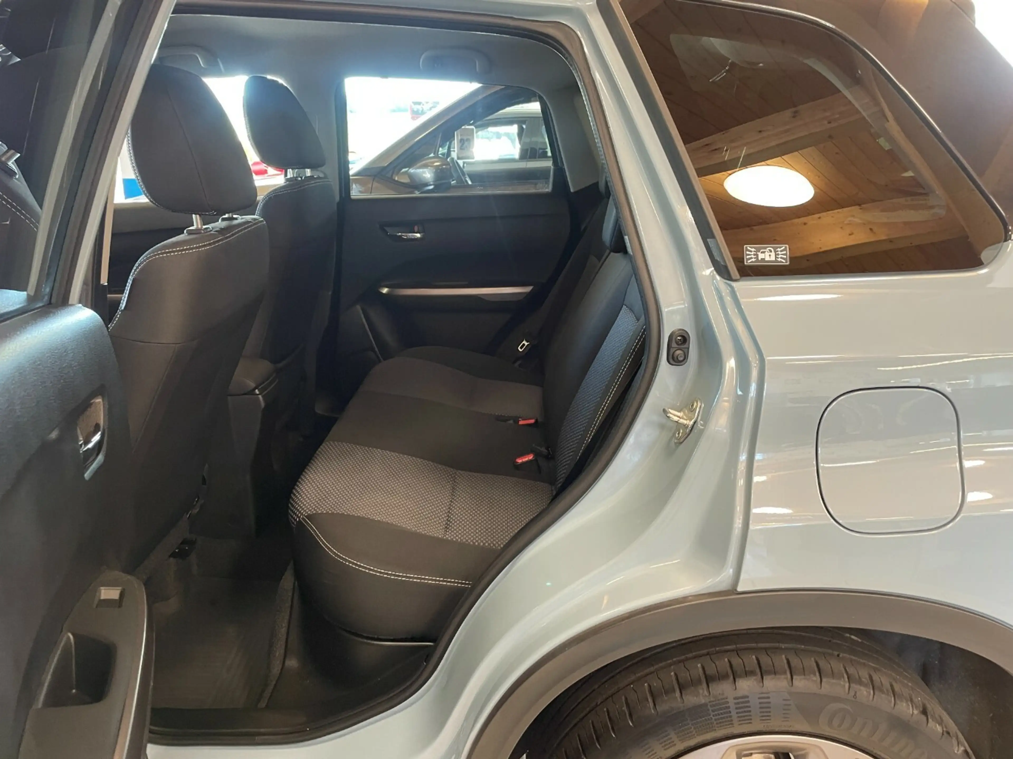 Suzuki Vitara 1.0 AWD*Comf.NAVI*AHZV*Standheizung — photo 10