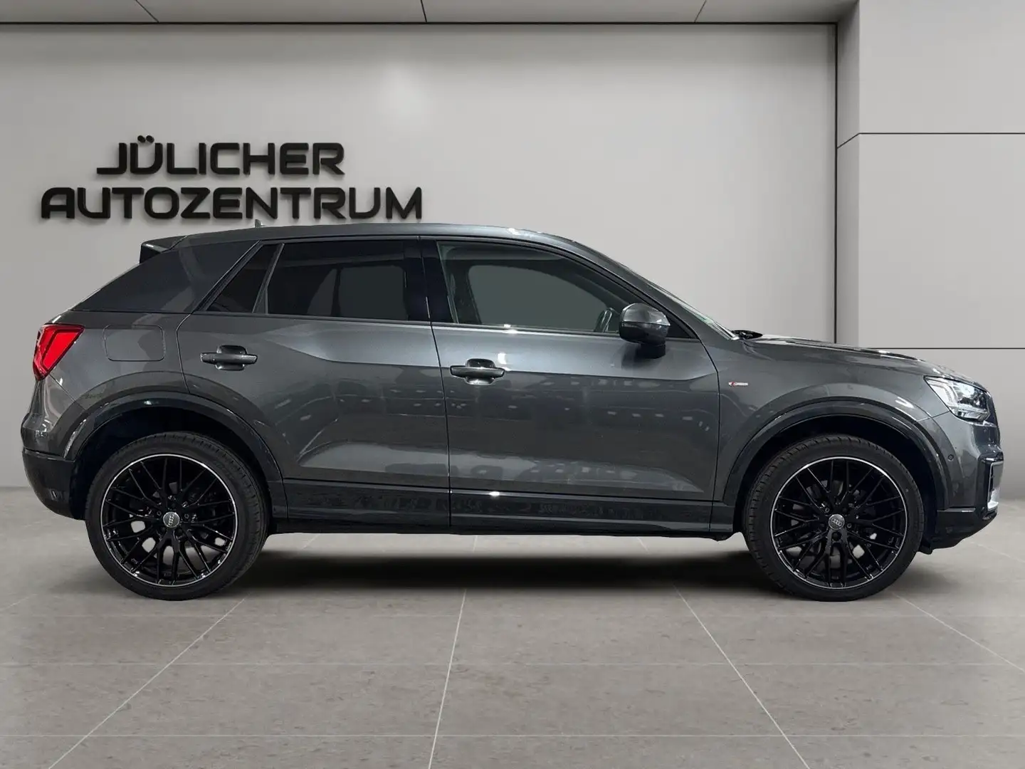 Audi Q2 quattro sport S-Line, 2.Hand, Unfallfrei Grau - 2