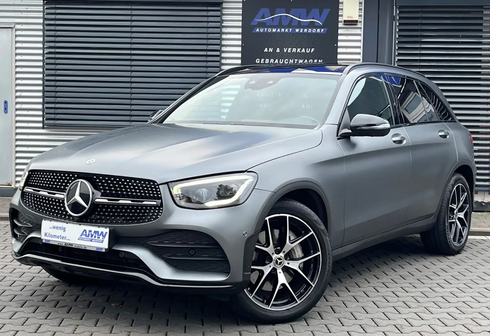 Mercedes-Benz GLC 300 AMG DESIGNO*NIGHTPAKET*AHK*PANO*STANDHEI Gris - 2