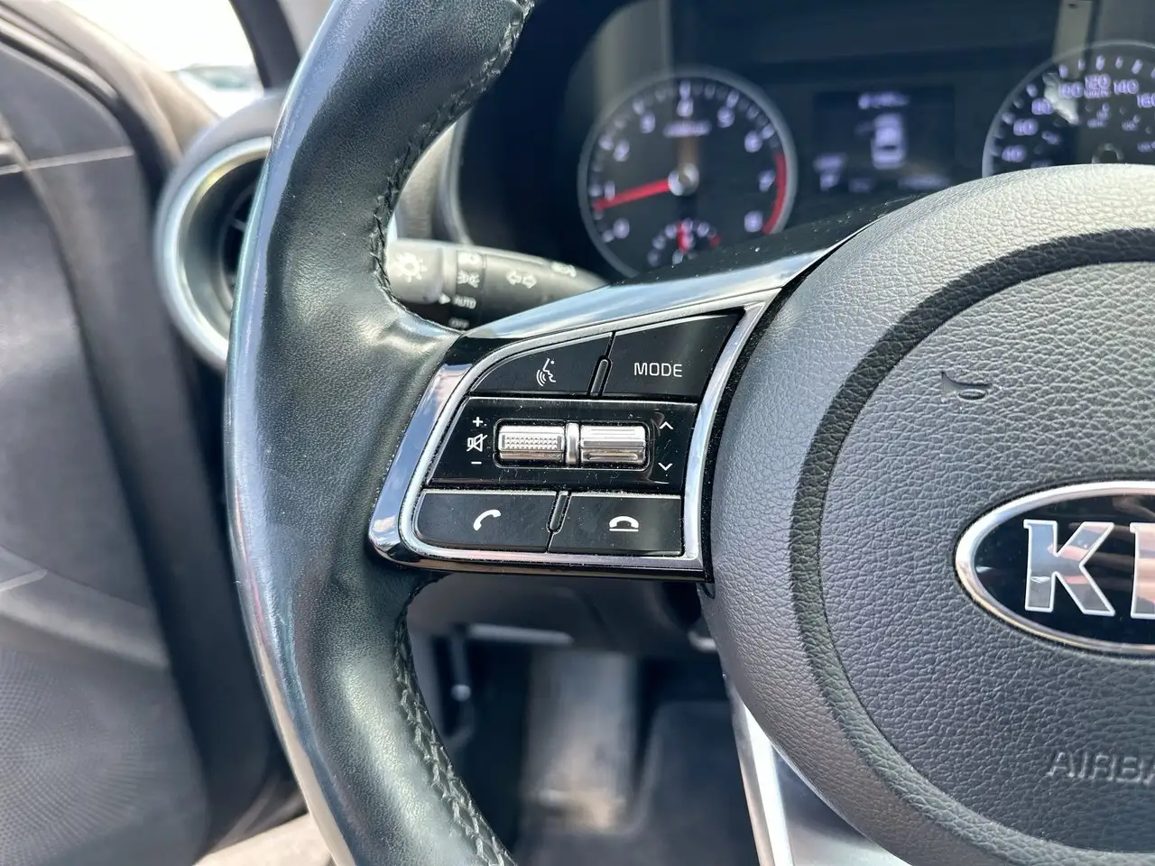 Kia Forte снимка Kia Forte