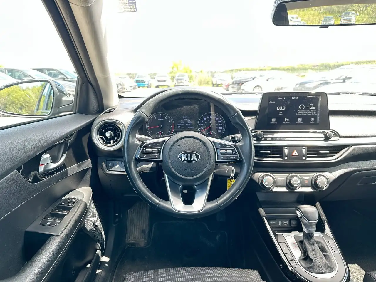 Kia Forte снимка Kia Forte