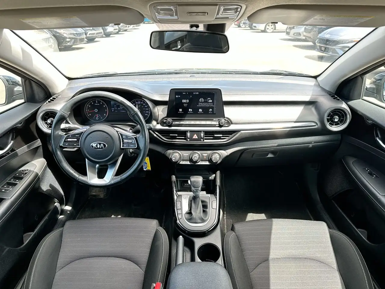 Kia Forte снимка Kia Forte