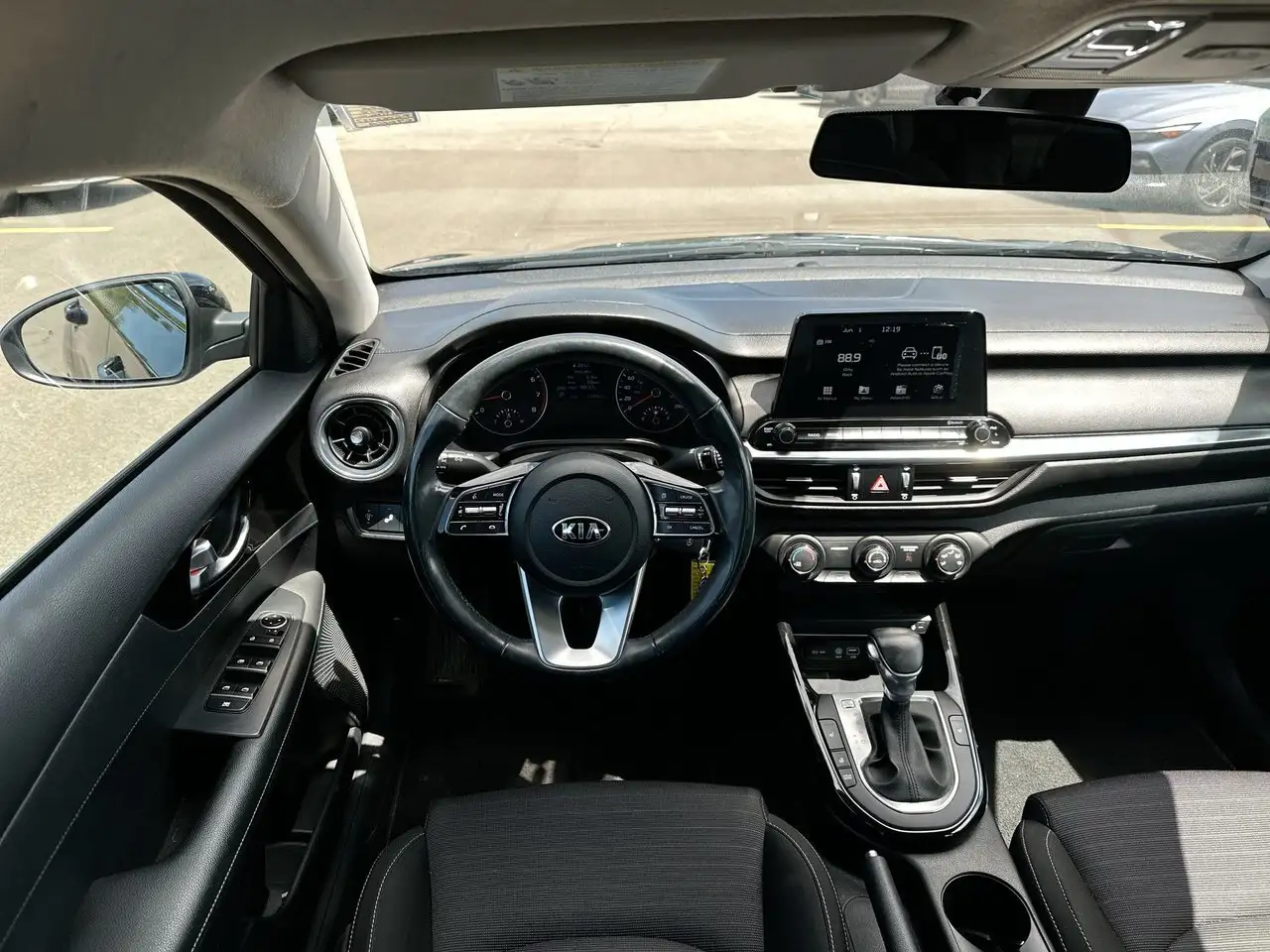 Kia Forte снимка Kia Forte