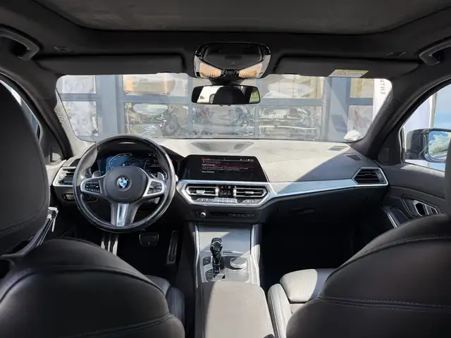 BMW 3 Series view 7