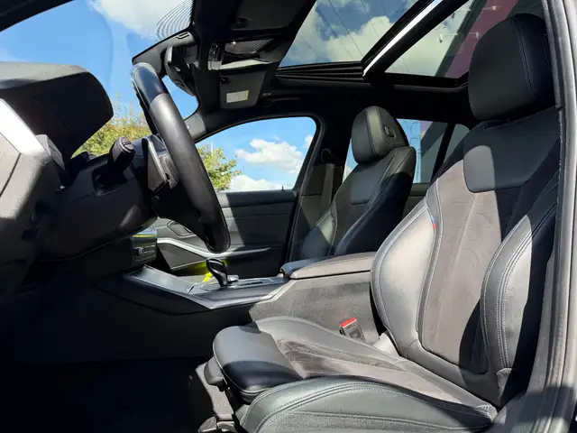BMW 3 Series view 4