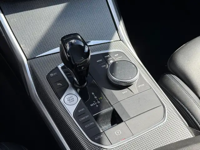 BMW 3 Series view 12