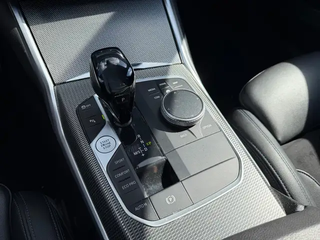 BMW 3 Series view 14