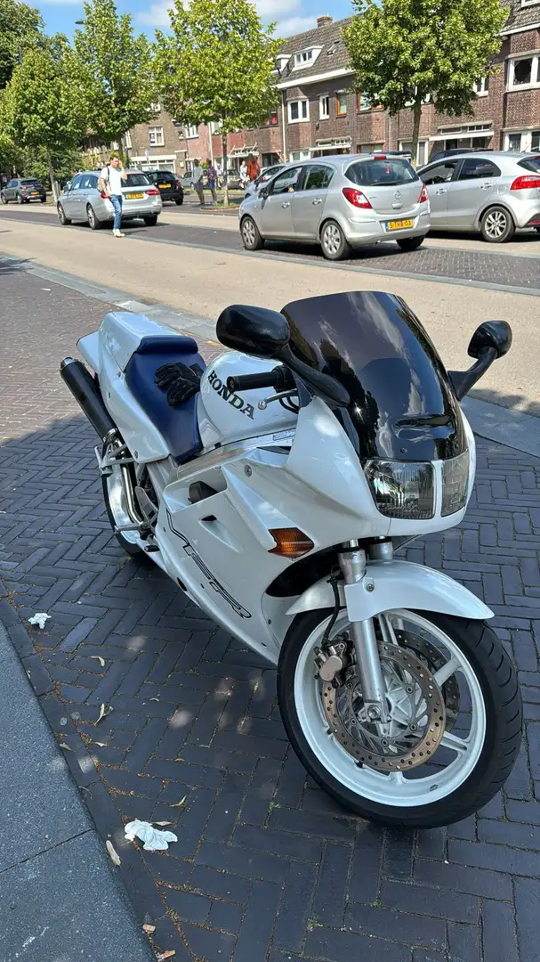 Honda VFR 750 Wit - 1