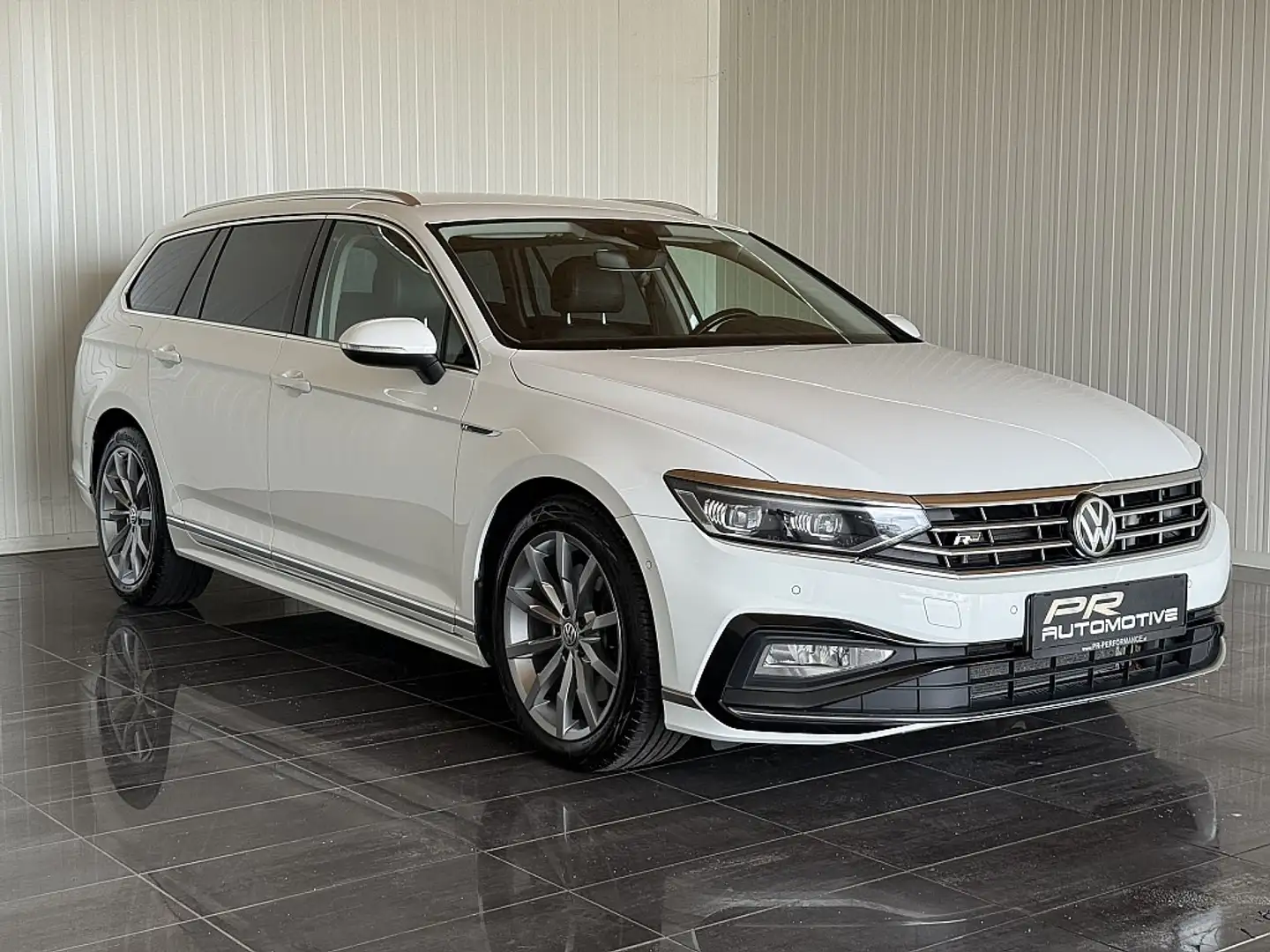 Volkswagen Passat Variant R-LINE 2,0 TDI 4Motion DSG AHK*VIRTUAL*MATRIX*M... Bianco - 2