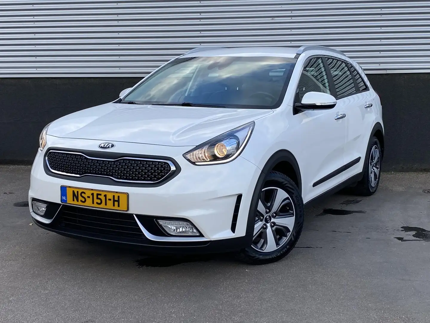 Kia Niro 1.6 GDi Hybrid First Edition Trekhaak, Navigatie, Blanc - 2