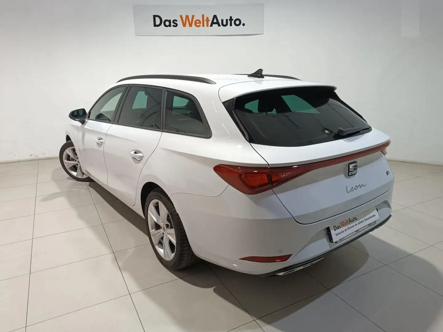 SEAT Leon Nuevo SP 2.0 TDI 110kW DSG S&S FR XS Blanco - 2
