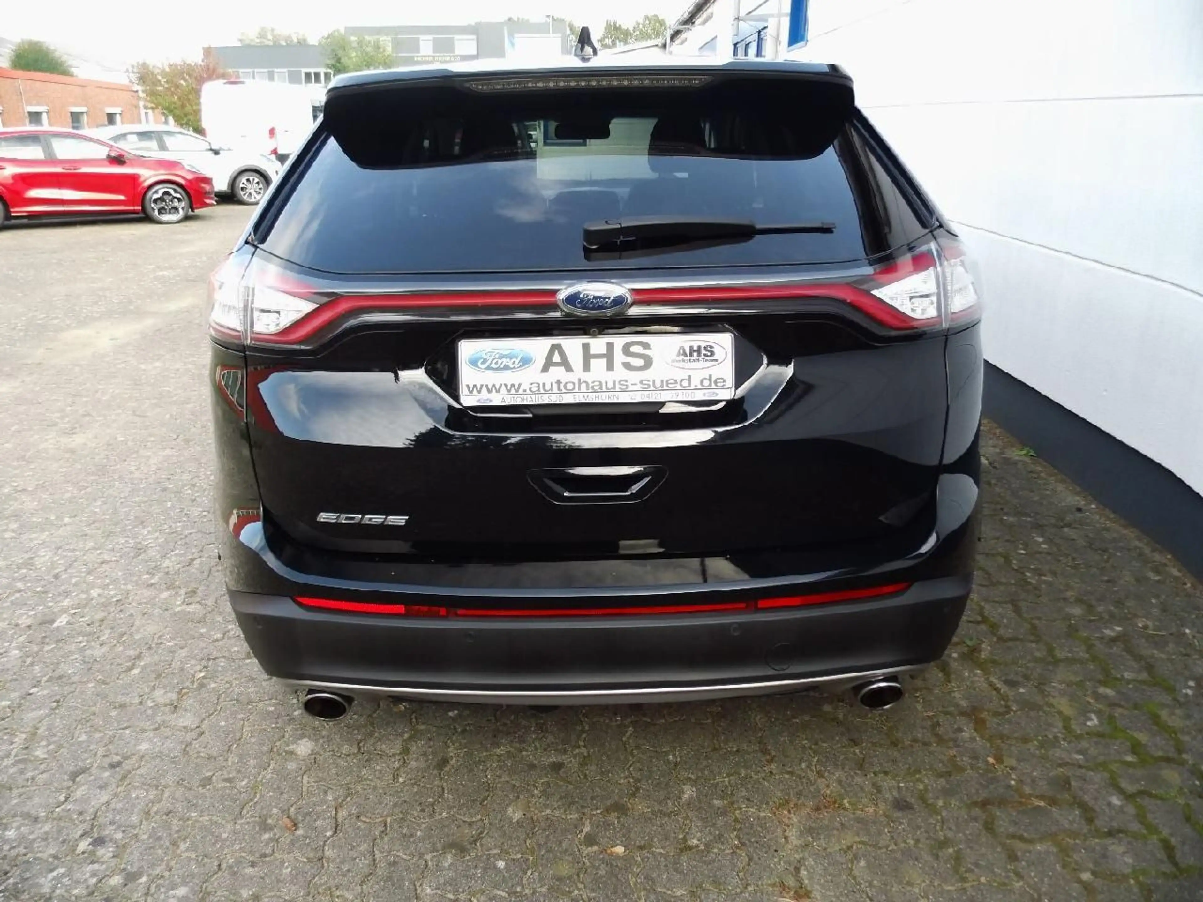 Ford Edge Titanium 4x4 — photo 3